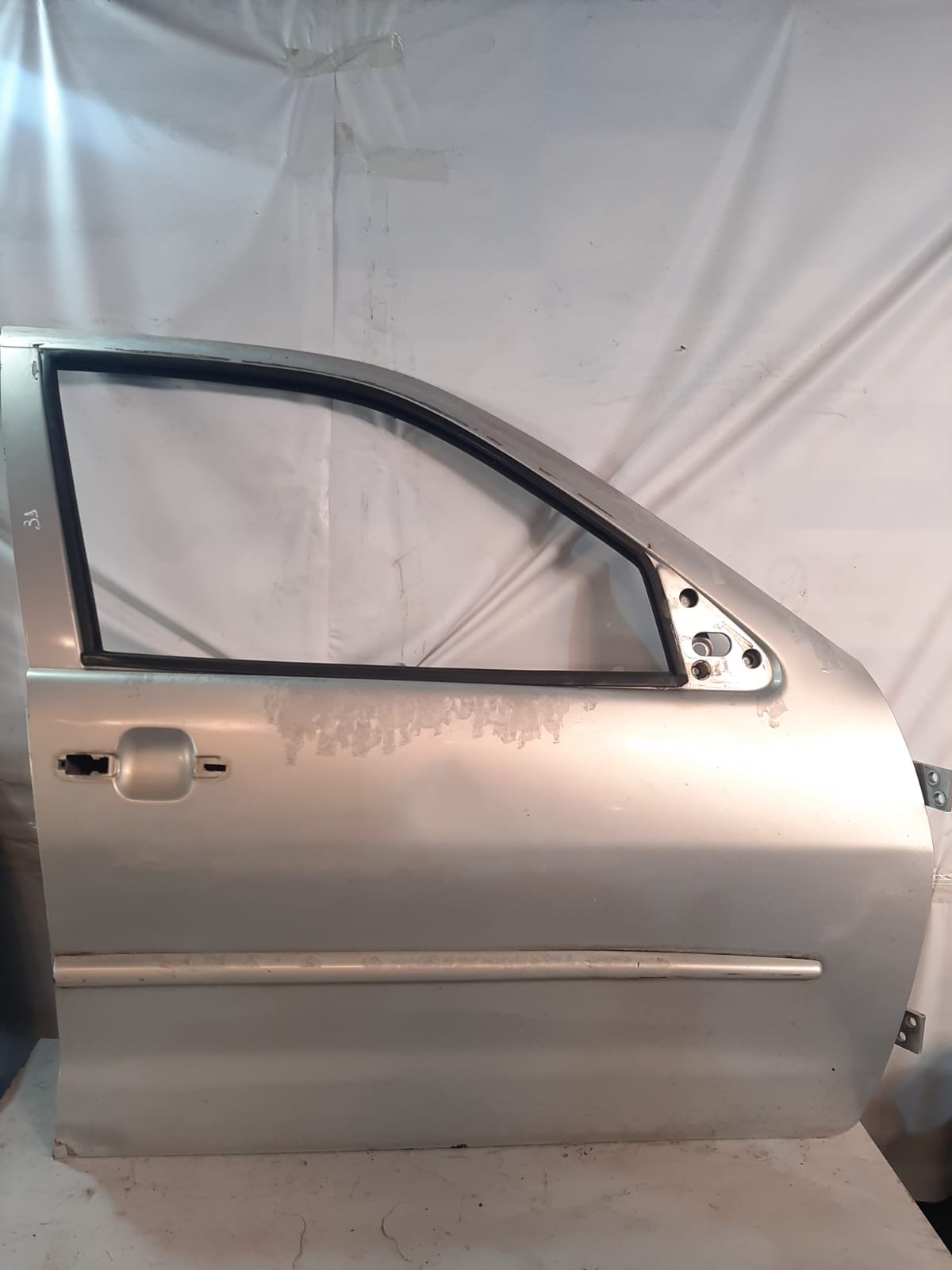 PORTA DIANTEIRA POLO CLASSIC 1997/2002 LADO DIREITO (PRATA)