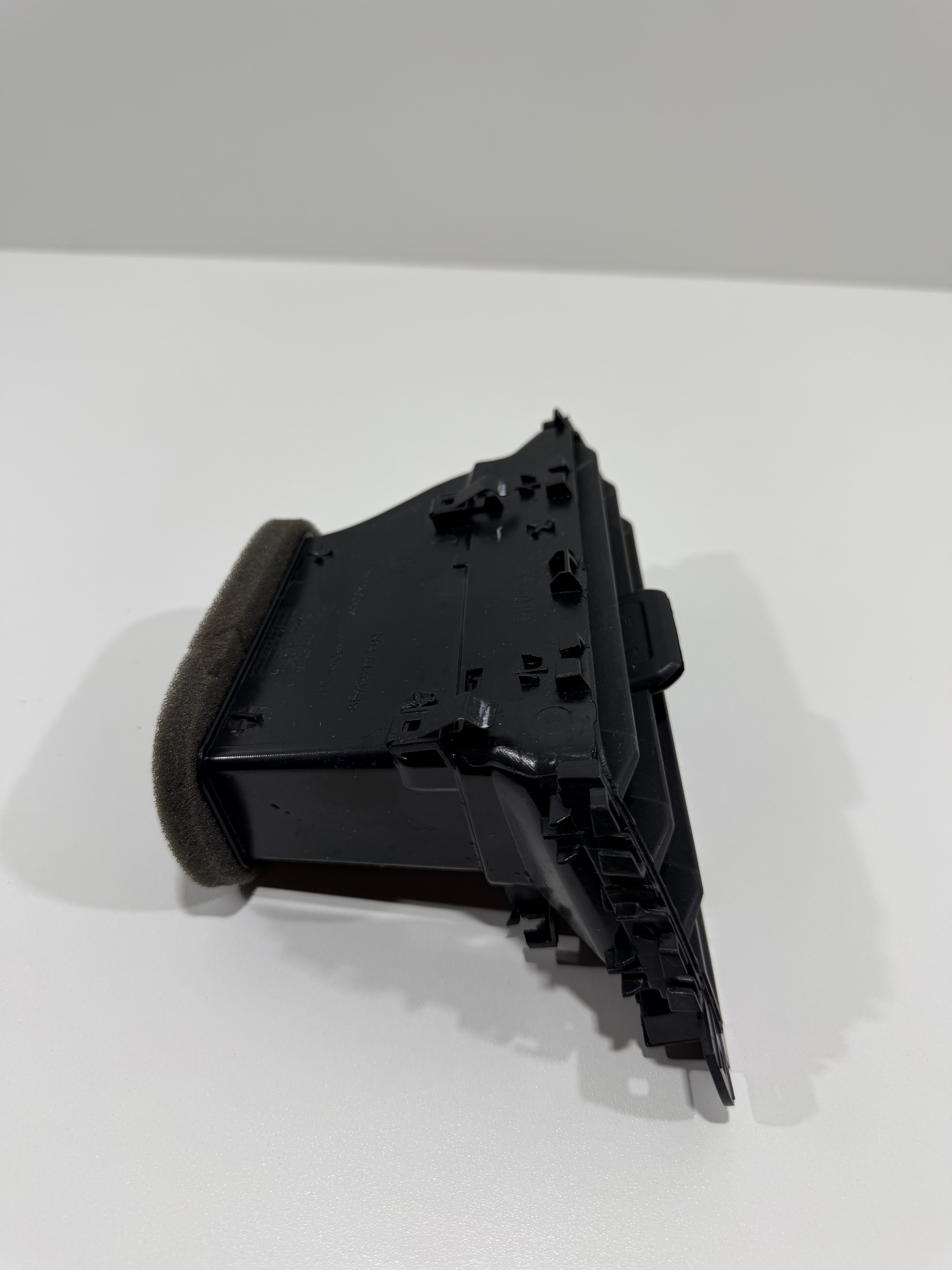 Difusor de Ar Lat. Dir - Volkswagen Polo Track 6EA819704FEDW