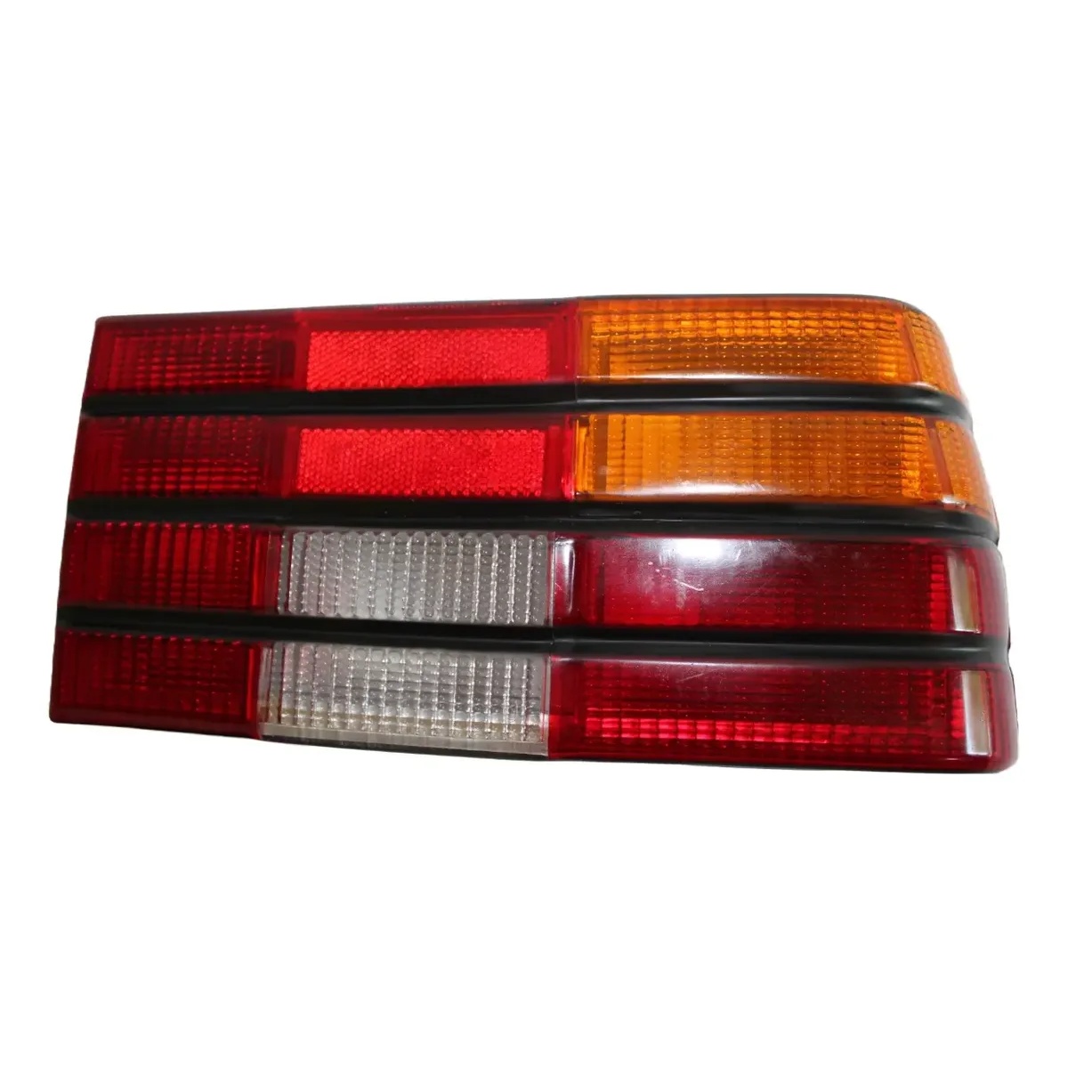 Lanterna Direita Tricolor C/Detalhe Preto Monza 1982/990