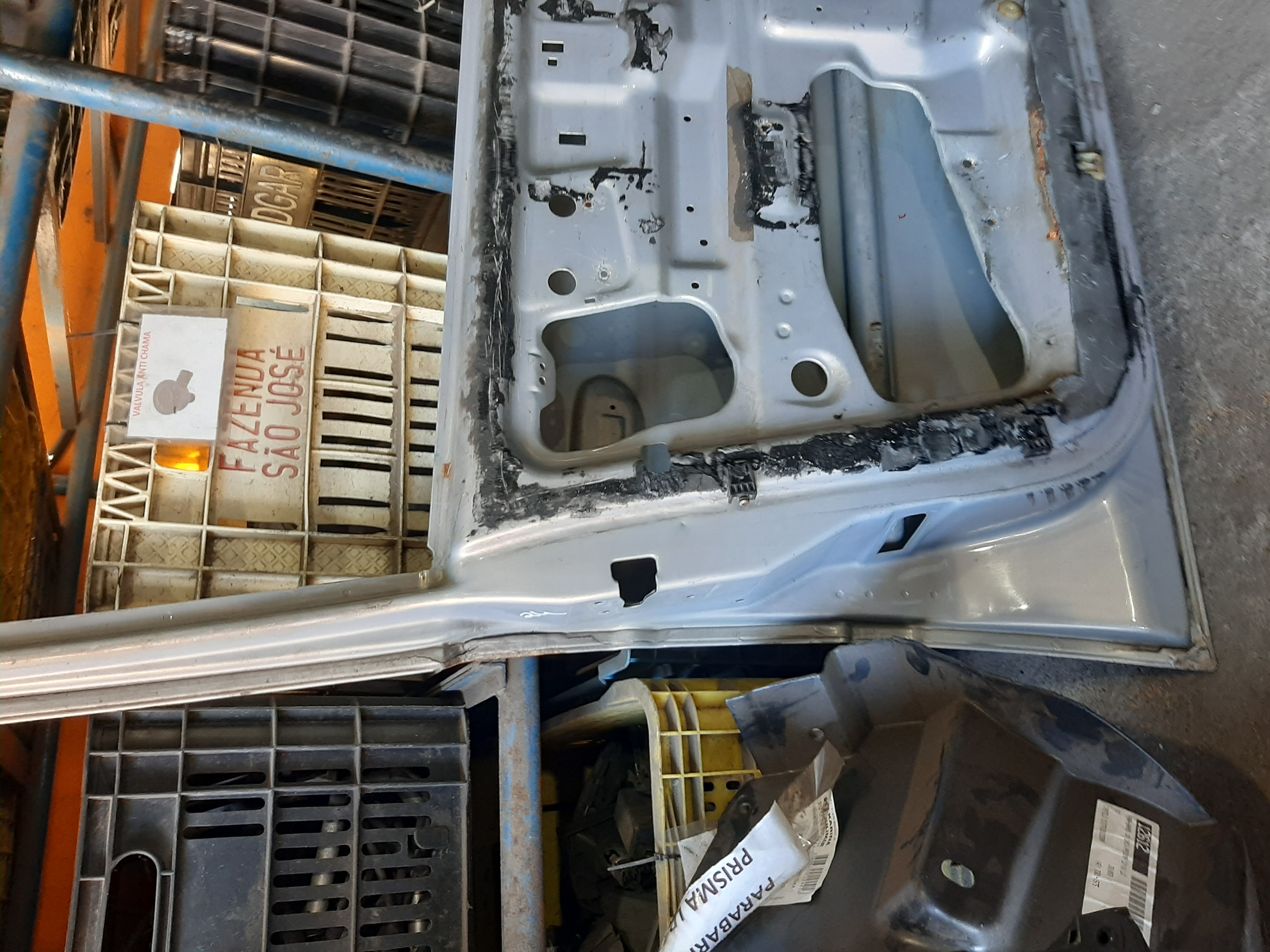 PORTA DIANTEIRA ESCORT ZETEC 4P LADO ESQUERDO (PRATA) - Imagem 8