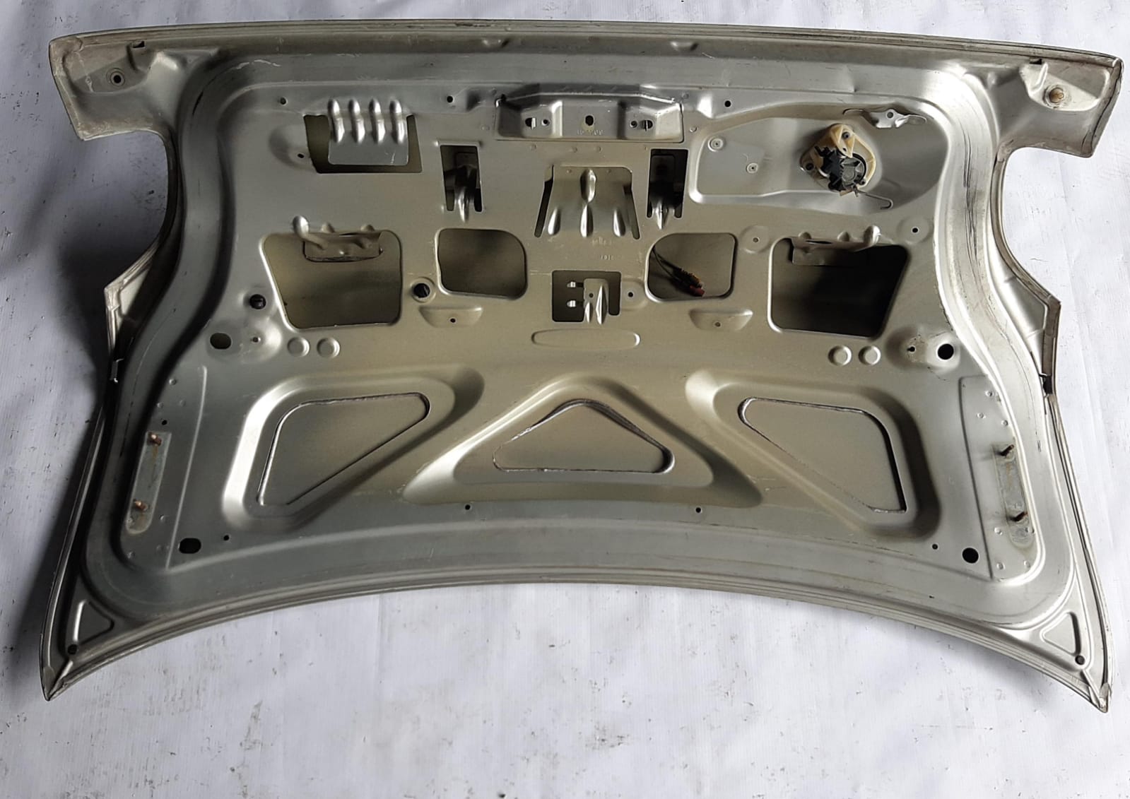 TAMPA TRASEIRA PEUGEOT SEDAM PASSION 207 (PRATA) - Imagem 7