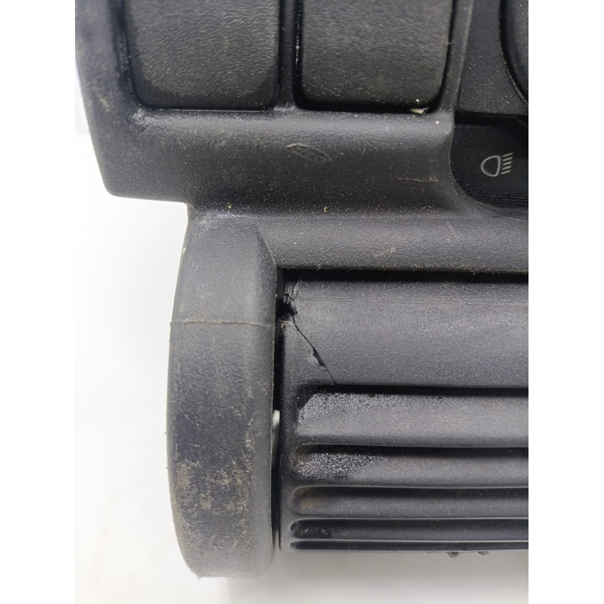 Moldura Difusor Ar L/E GM Corsa Classic 09/14 - Imagem 6