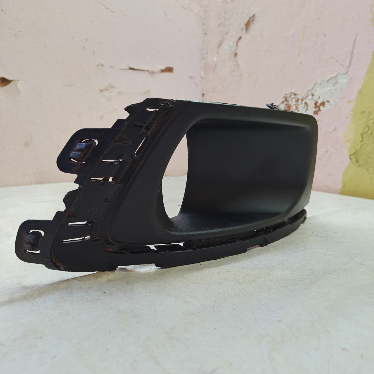 Moldura Farol Milha Direito Cobalt Elite 2017 A 2019 Preto Direito - Imagem 3