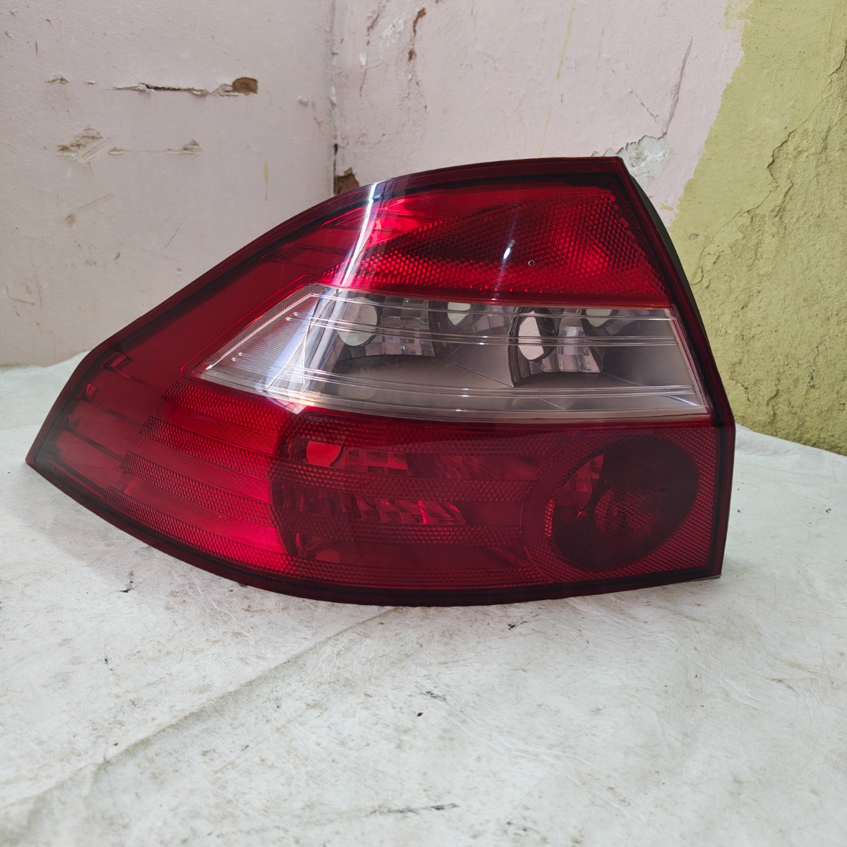 Lanterna Traseira Esquerda Prisma 2007 Ate 2012 Esquerdo/motorista Vermelho