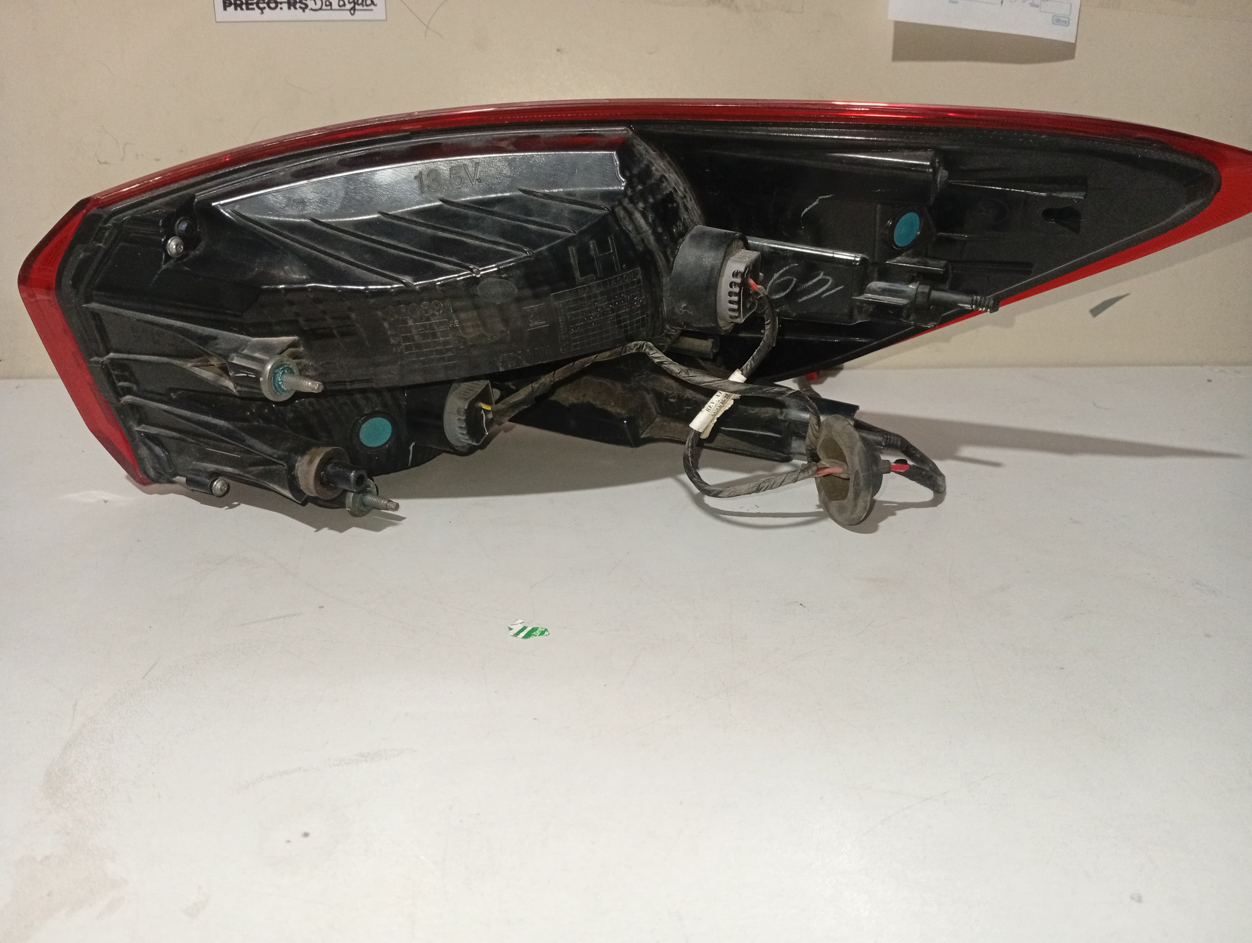 Lanterna Traseira Esquerda Chevrolet Onix Plus 2022 - Imagem 3