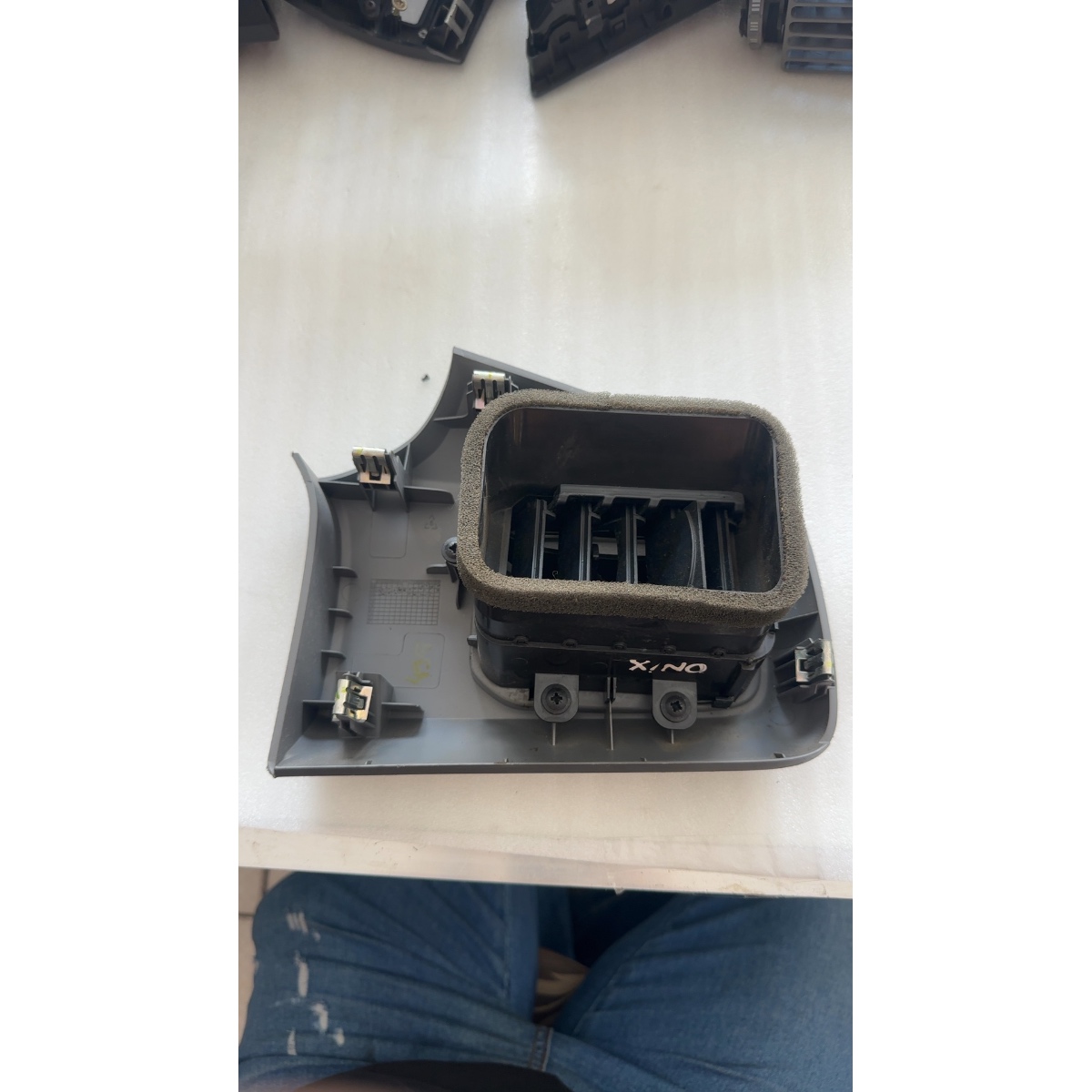 Difusor de Ar central GM Onix/Prisma 52036118 - Imagem 3