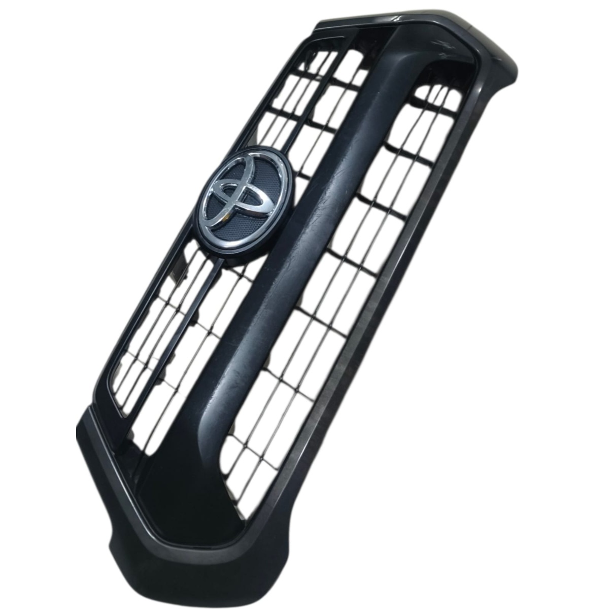 Grade Parachoque Toyota Hilux 2021/2023 531110kb90 c/Detalhe