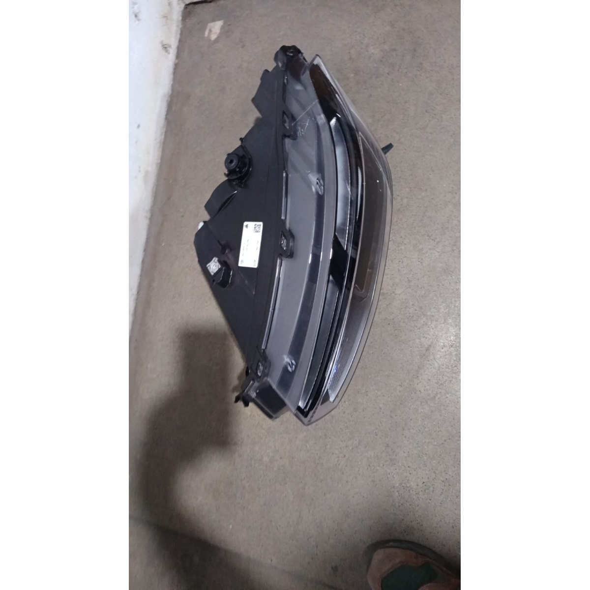 Farol Volkswagen Terá Lado Esquerdo Com Detalhe Pequeno Como Esquerdo/motorista - Imagem 3