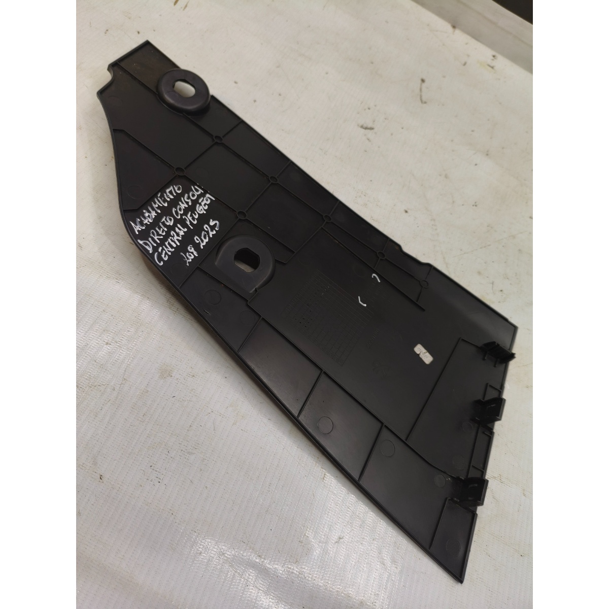 Acabamento Direito Console Central Peugeot 208 2021 A 2025 - Imagem 7