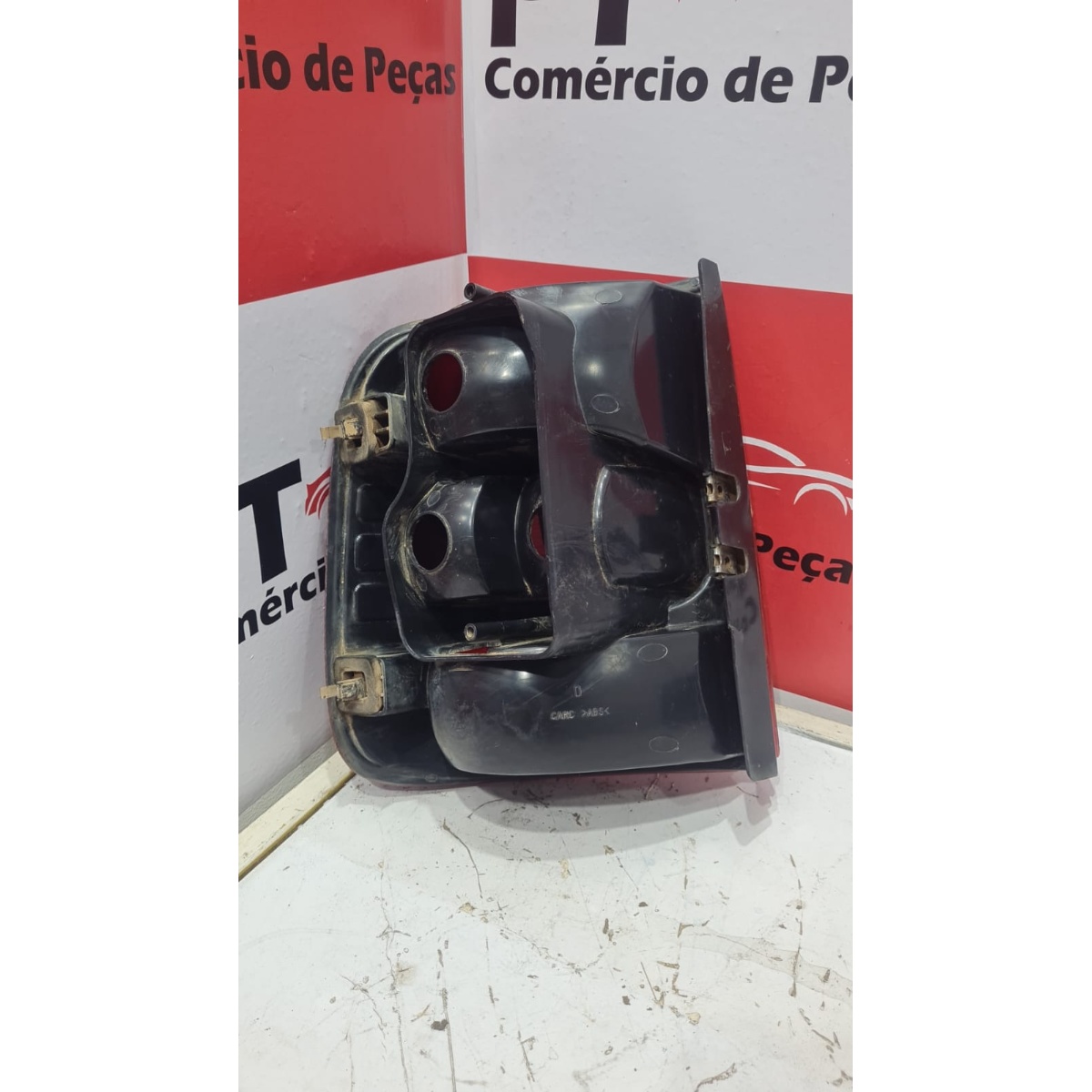 Lanterna Direita VW Saveiro G5 G6 G7 G8 08-13 COM AVARIA - Imagem 2