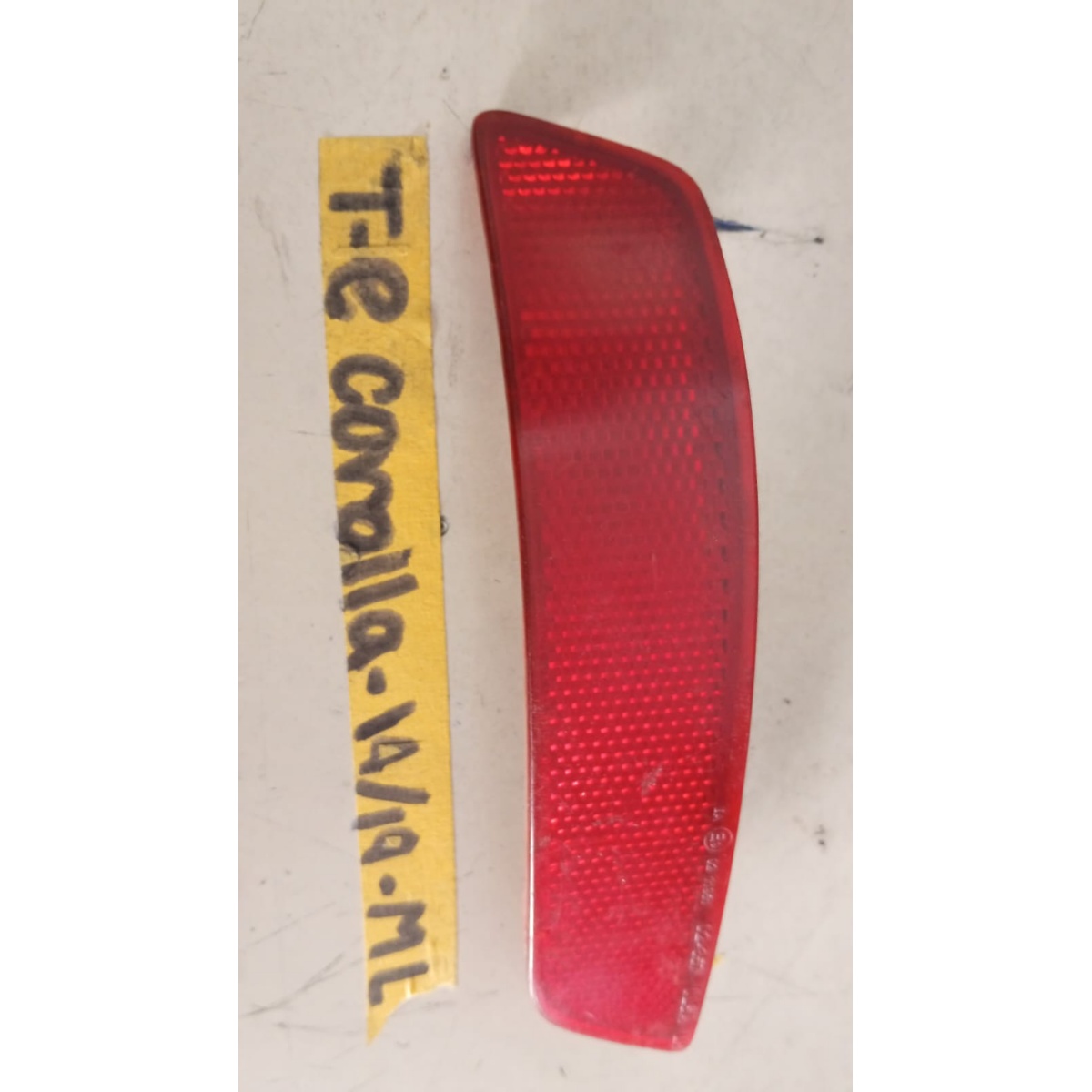 Refletor Para-choque Traseiro Lado Esquerdo Corolla 14/19 Có Vermelho