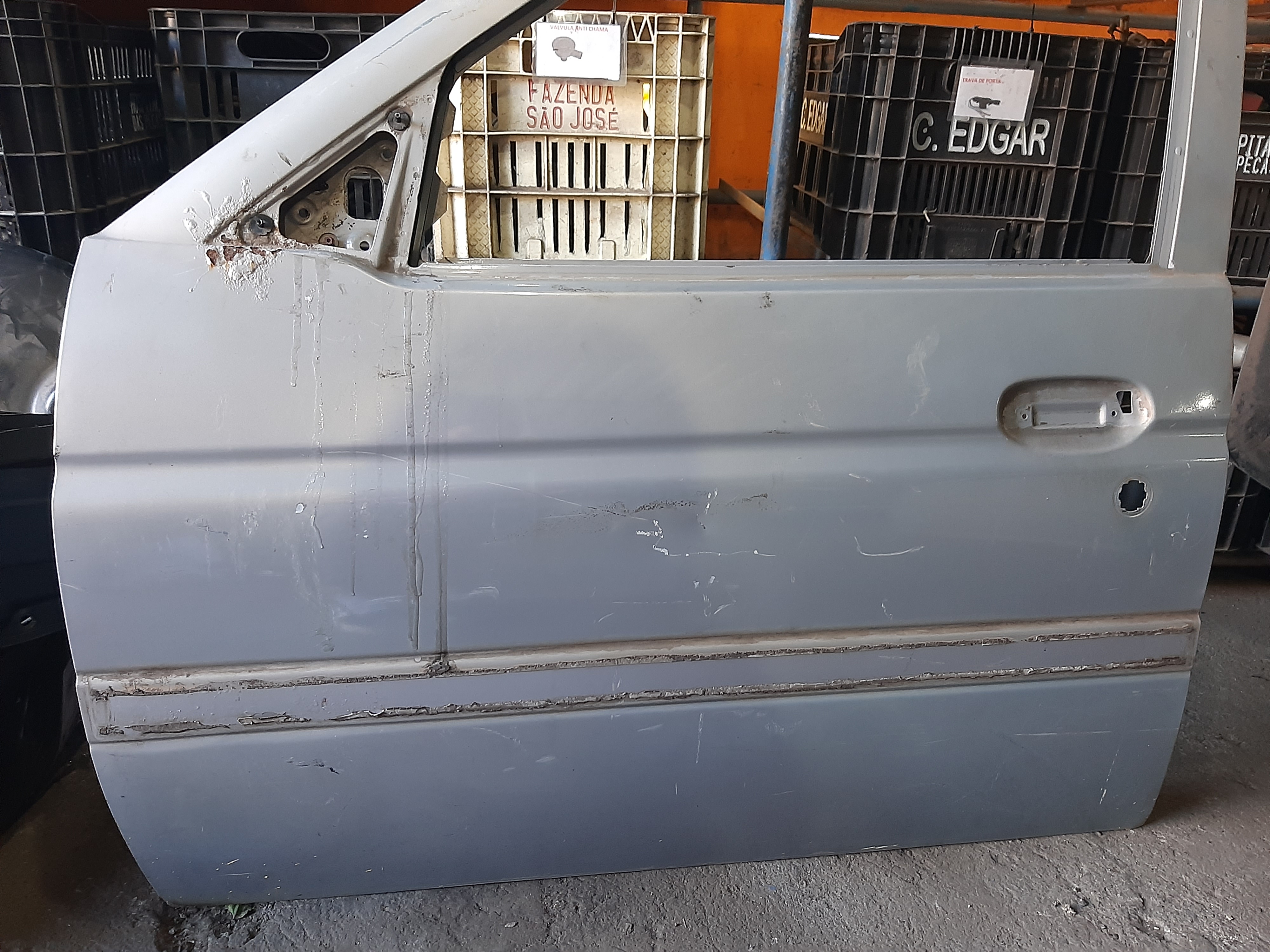 PORTA DIANTEIRA ESCORT ZETEC 4P LADO ESQUERDO (PRATA) - Imagem 4