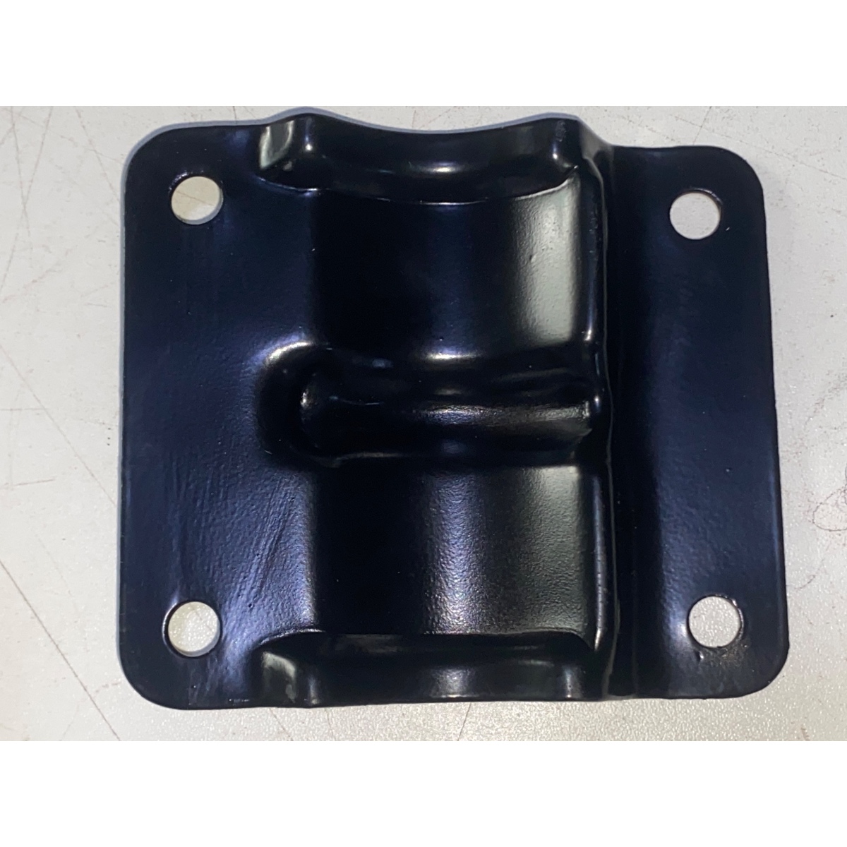Chapa Grampo Estabilizadora Traseiro MBenz L709/912/710 - Imagem 2