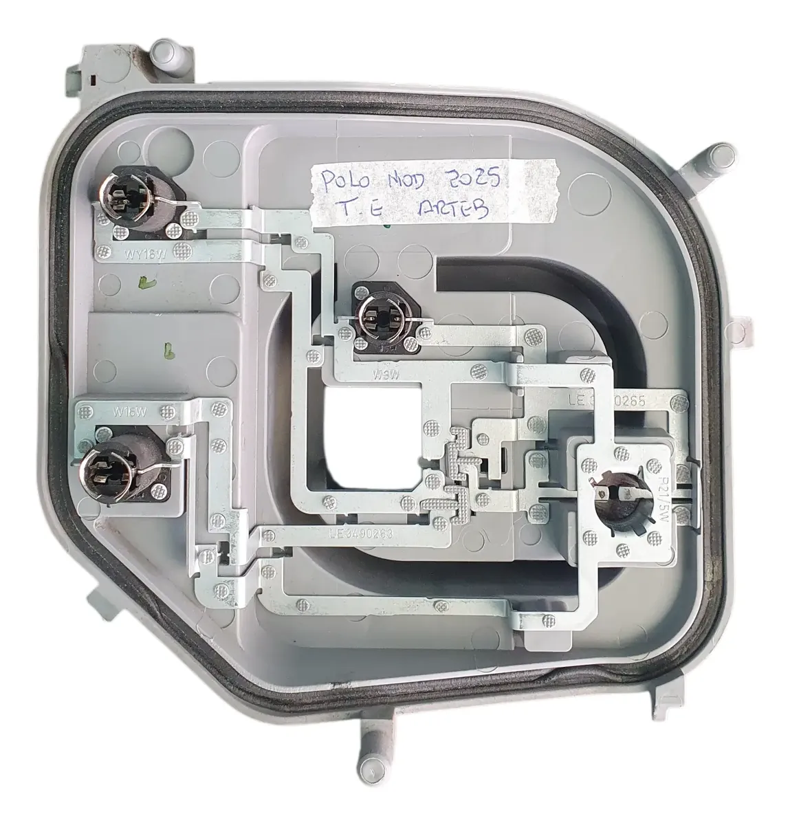 Circuito Soquete Lanterna Traseira Direita Vw Polo 2025 Orig