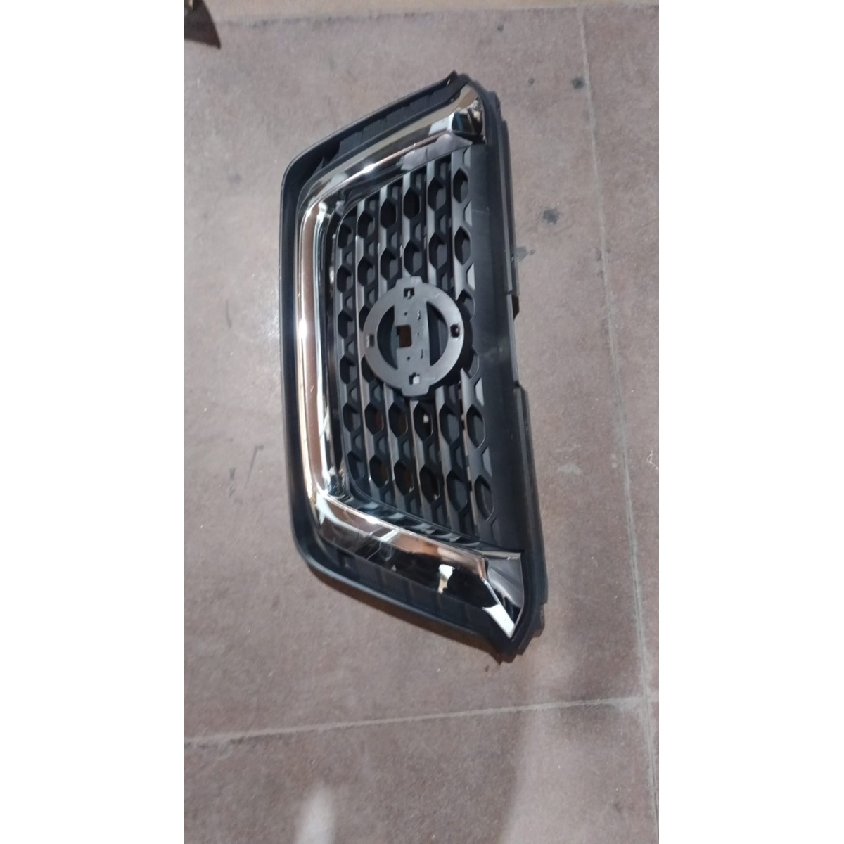 Para-Choque Traseiro Nissan Frontier 2020 Original Com Detal - Imagem 9