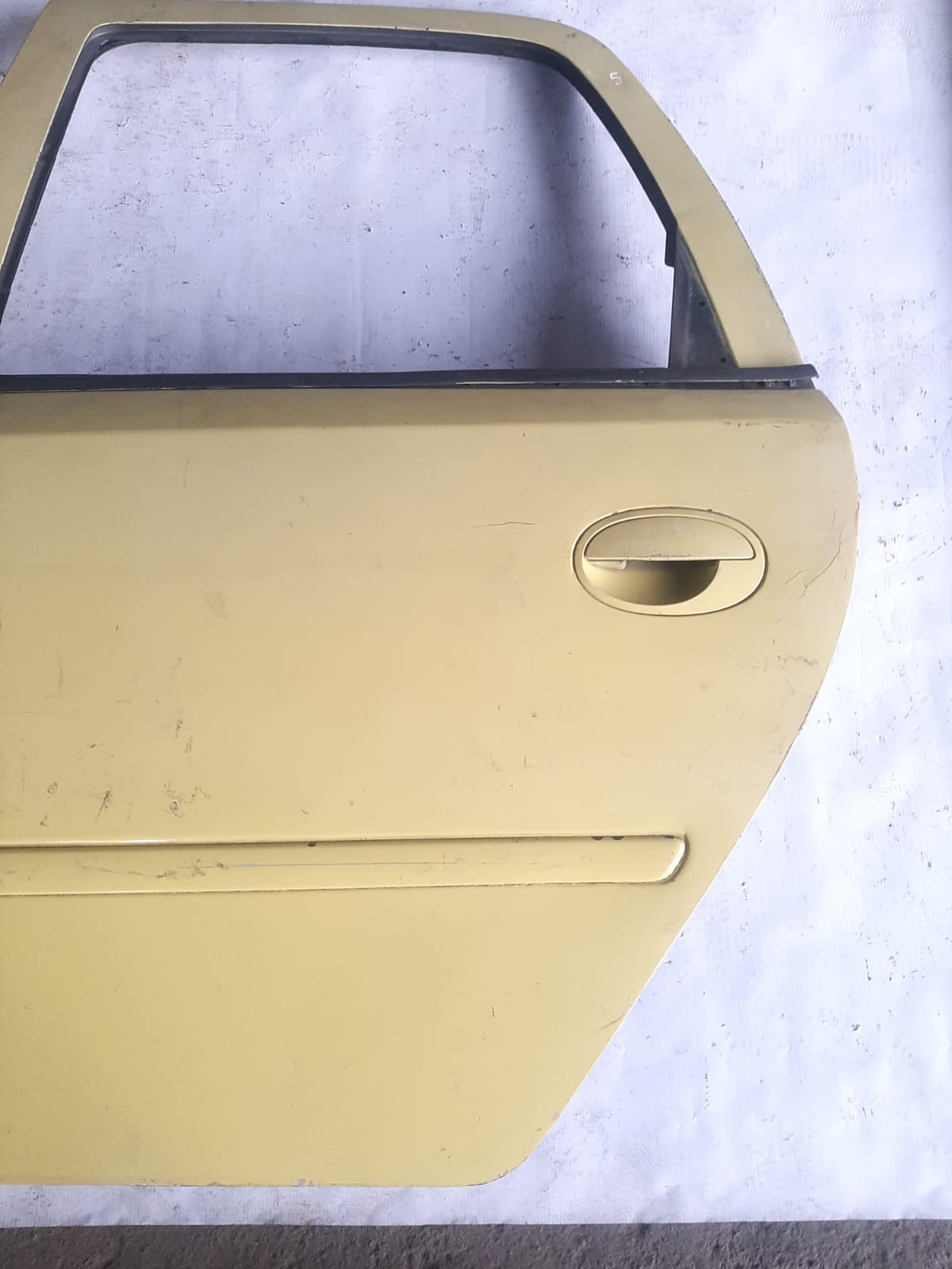 PORTA TRASEIRA MERIVA LADO ESQUERDO (AMARELO) - Imagem 5