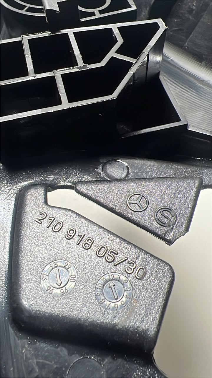 Moldura Banco Dianteiro Esquerdo Mercedes E320 V6 1997 - Imagem 5