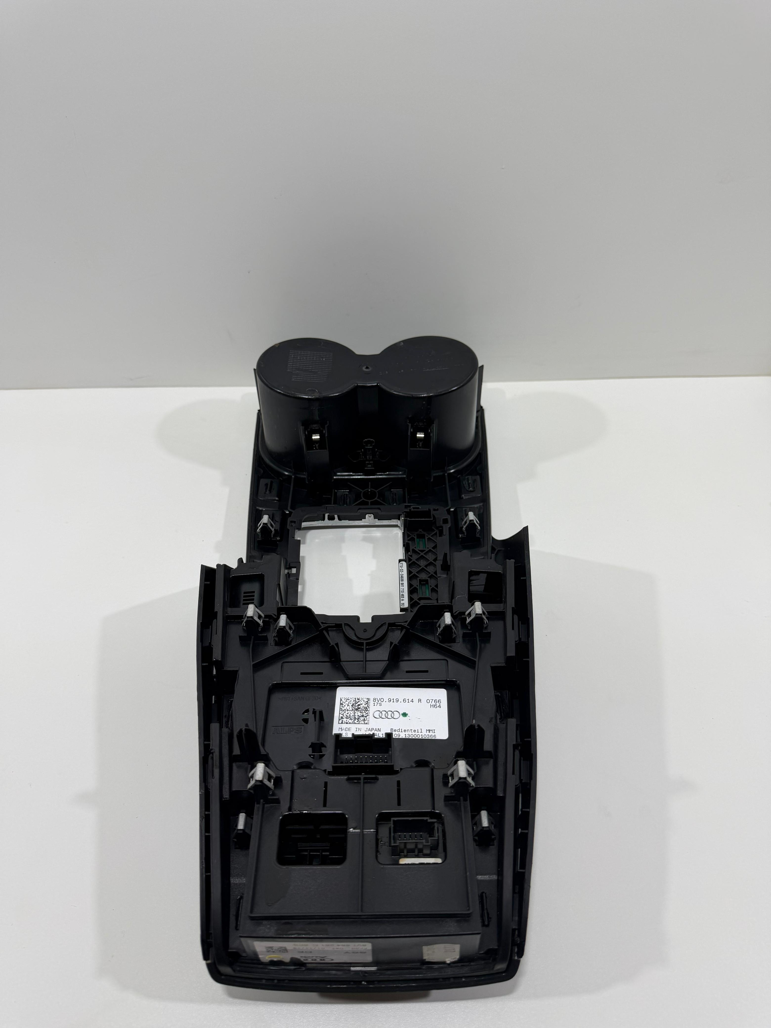 Acabamento Porta Copos Audi A3 Sedan 8V1864261C - Imagem 6