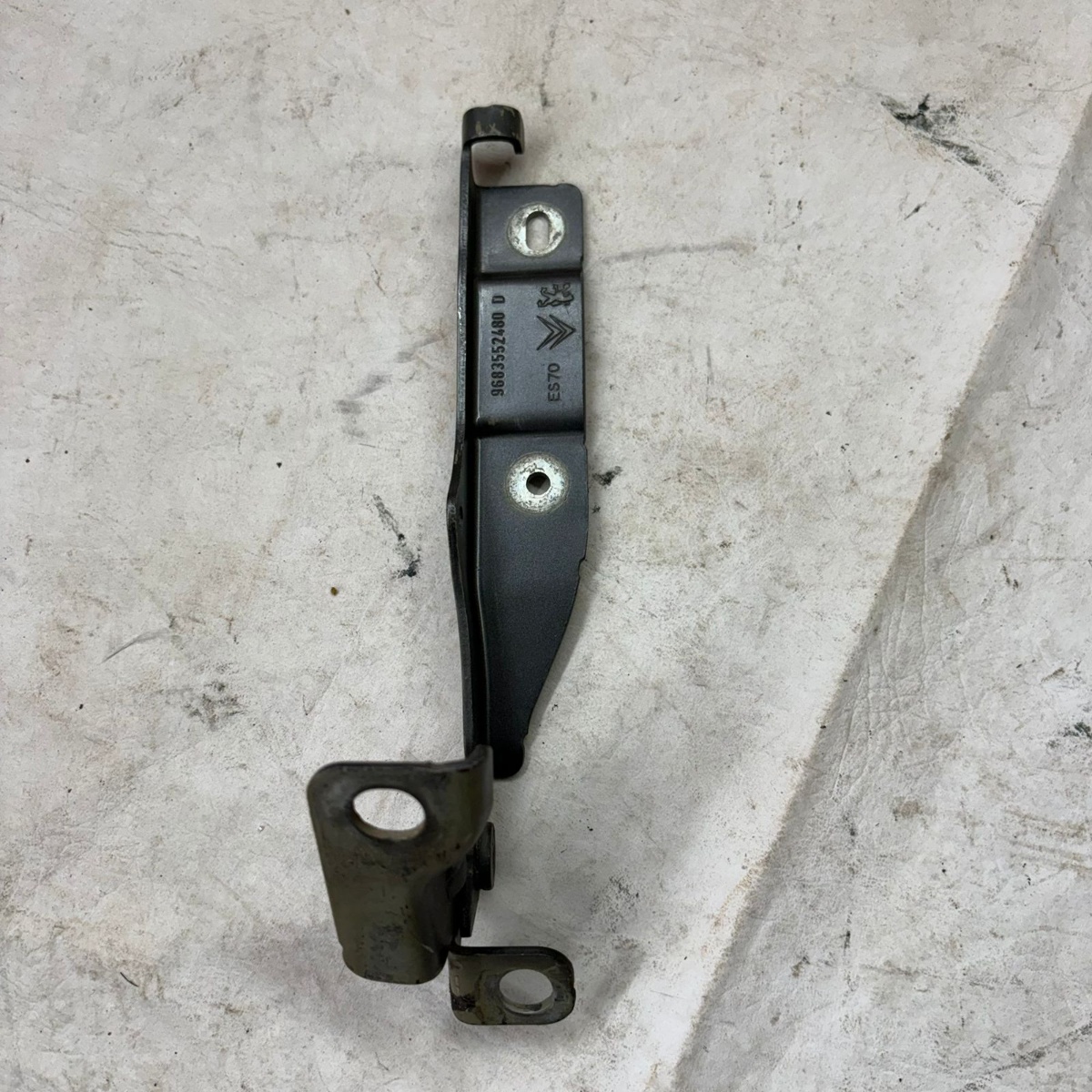 Dobradiça Capô Lado Direito Citroen C3 2013 até 2019 - Imagem 4