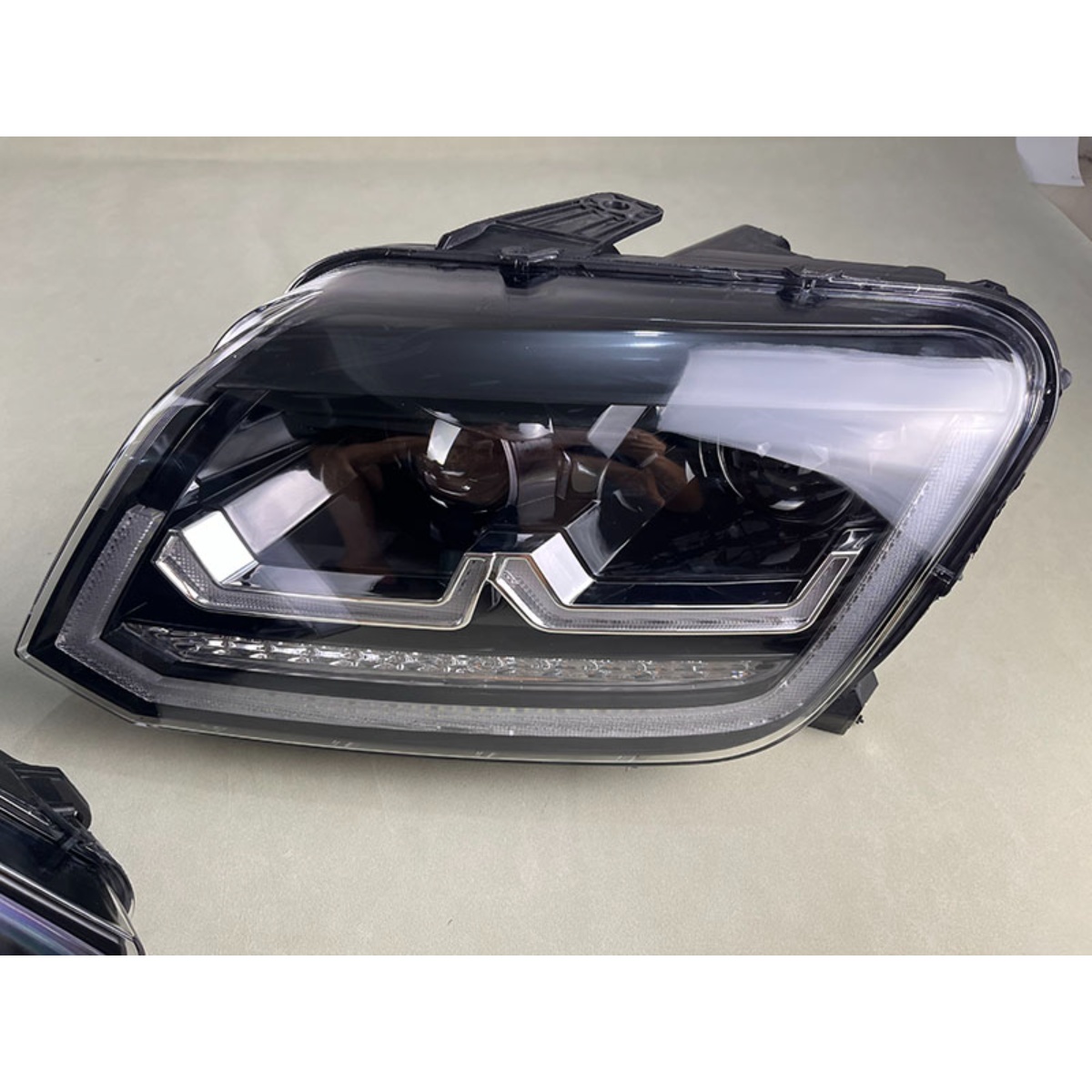 Farol Dianteiro LED Volkswagen Amarok 2025 - Imagem 3