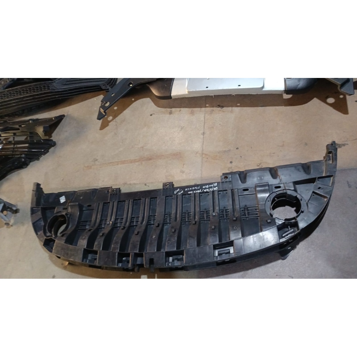 Defletor Inferior Para-Choque Dianteiro Renault Fluence - Imagem 3