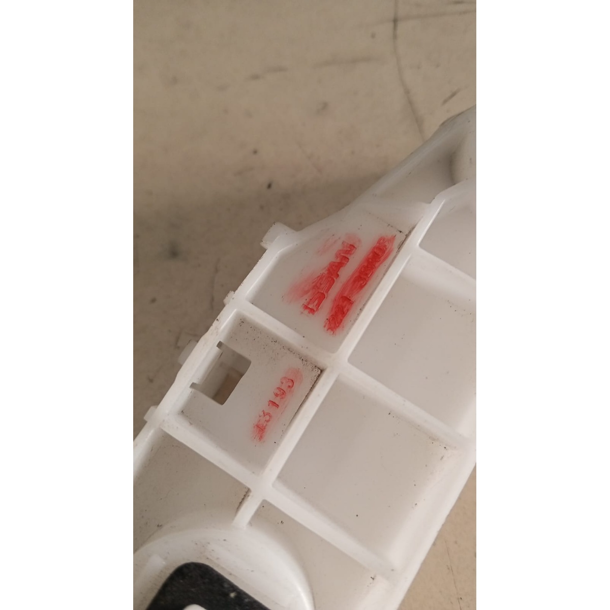 Guia Do Parachoque Traseiro Esquerdo Nissan Versa 2012-2019 - Imagem 3