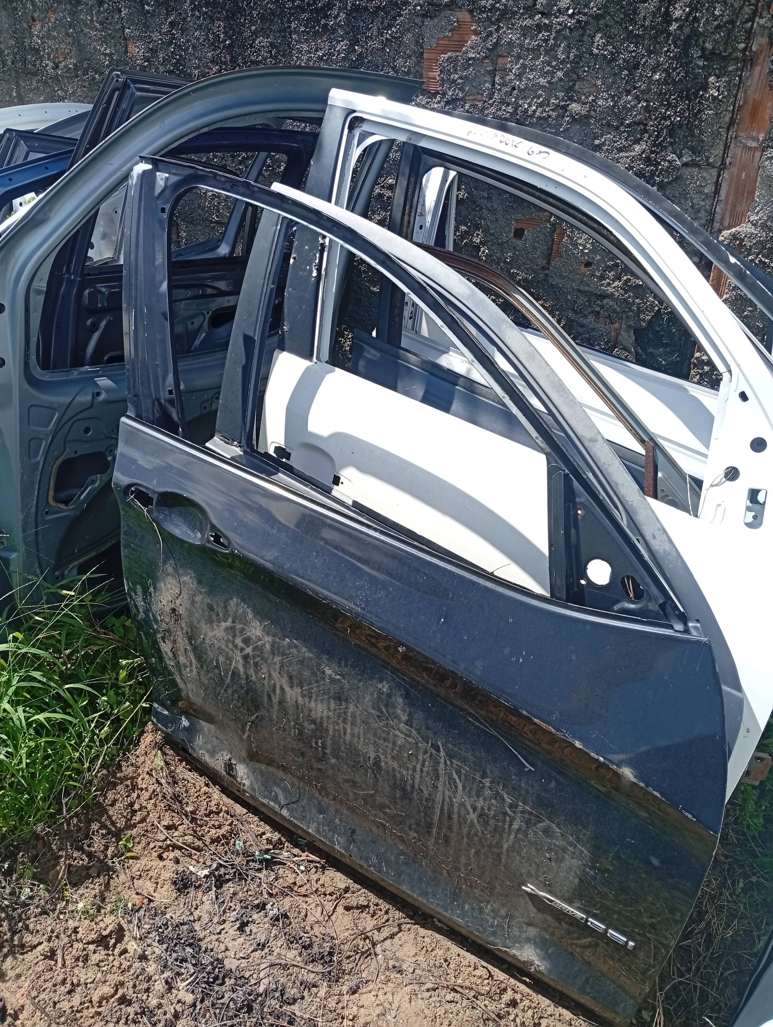 Porta Dianteira Direita BMW X1 2010 a 2014