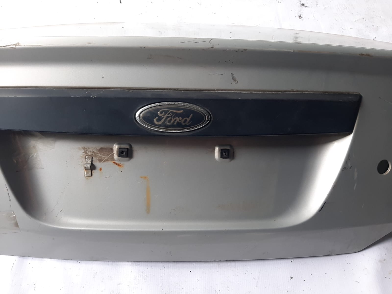 TAMPA TRASEIRA FIESTA SEDAN 2003/2012 (PRATA) - Imagem 3
