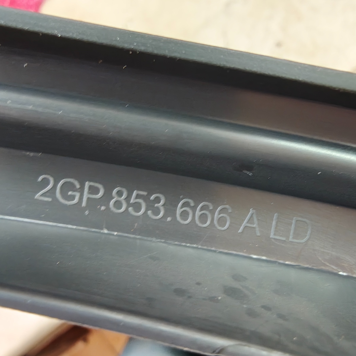 Moldura Farol Milha Lado Direito T-cross 2019/2022 Original Preto Direito - Imagem 7