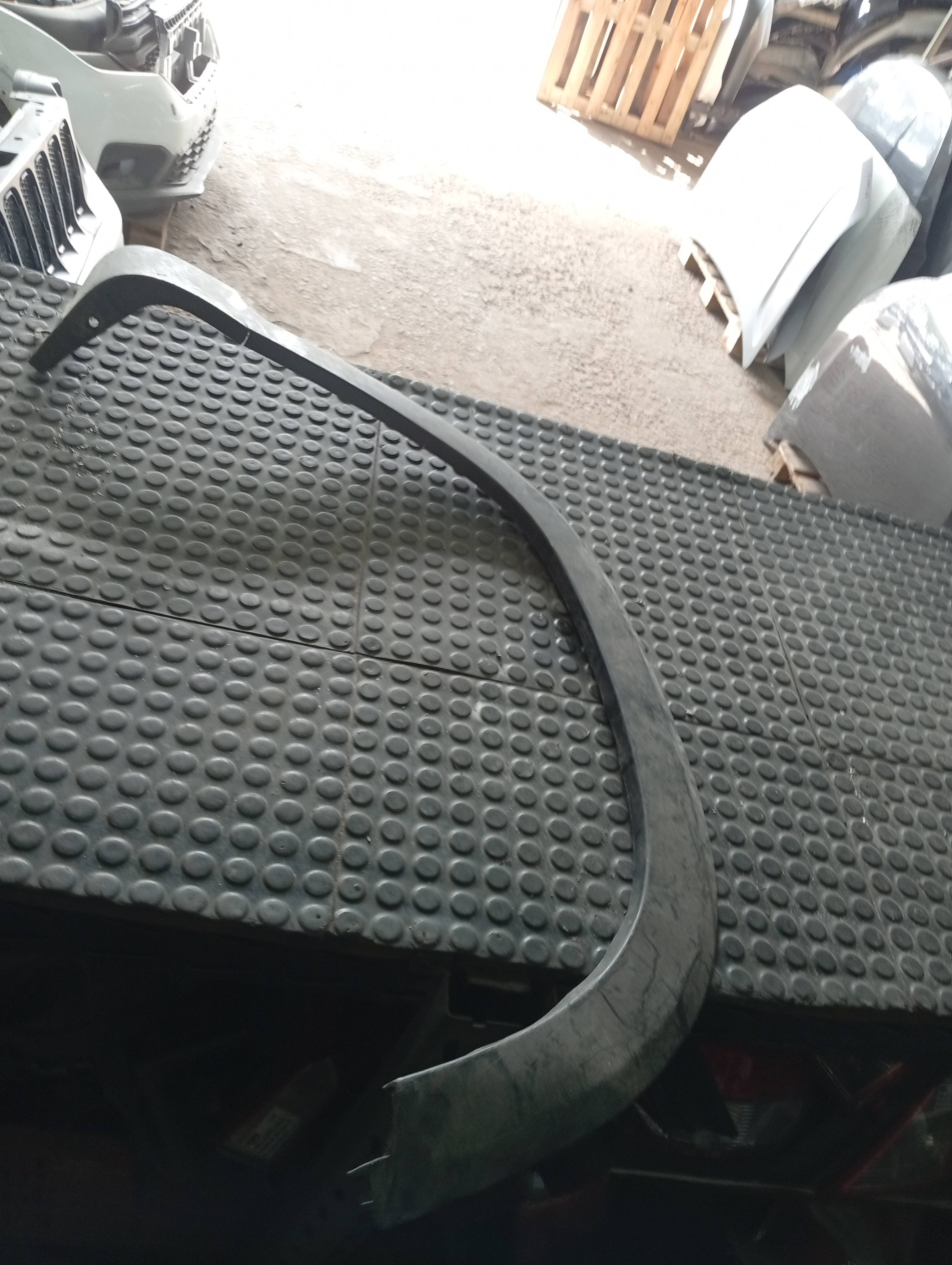 Moldura Para-Lama Dianteiro Esquerdo Fiat Toro - Imagem 2