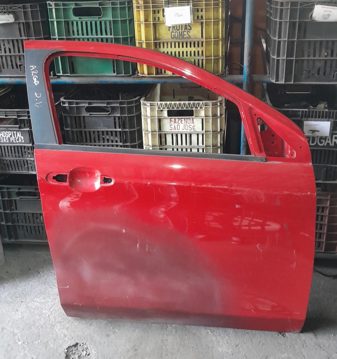 PORTA  DIANTEIRA  ARGO CRONOS LADO DIREITO (VERMELHA)