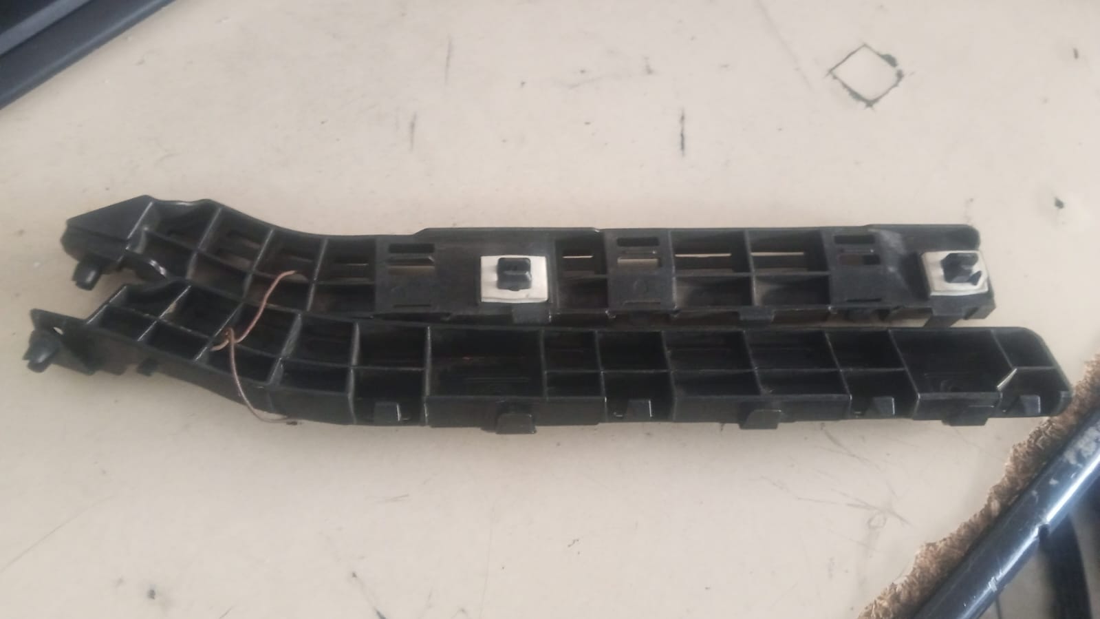 Guia Suporte Parachoque Traseiro Esquerdo Honda City 2009-15