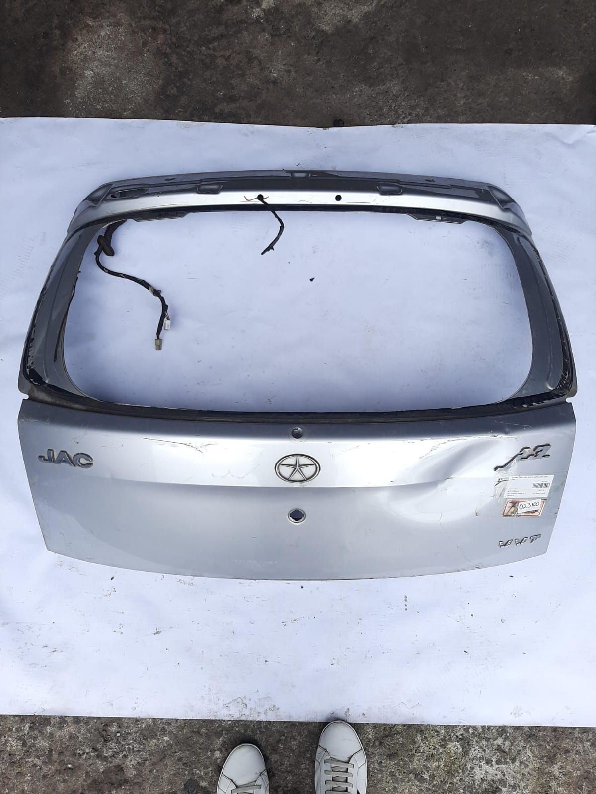 TAMPA TRASEIRA JAC J3 HATCH 2011/2015 PRATA