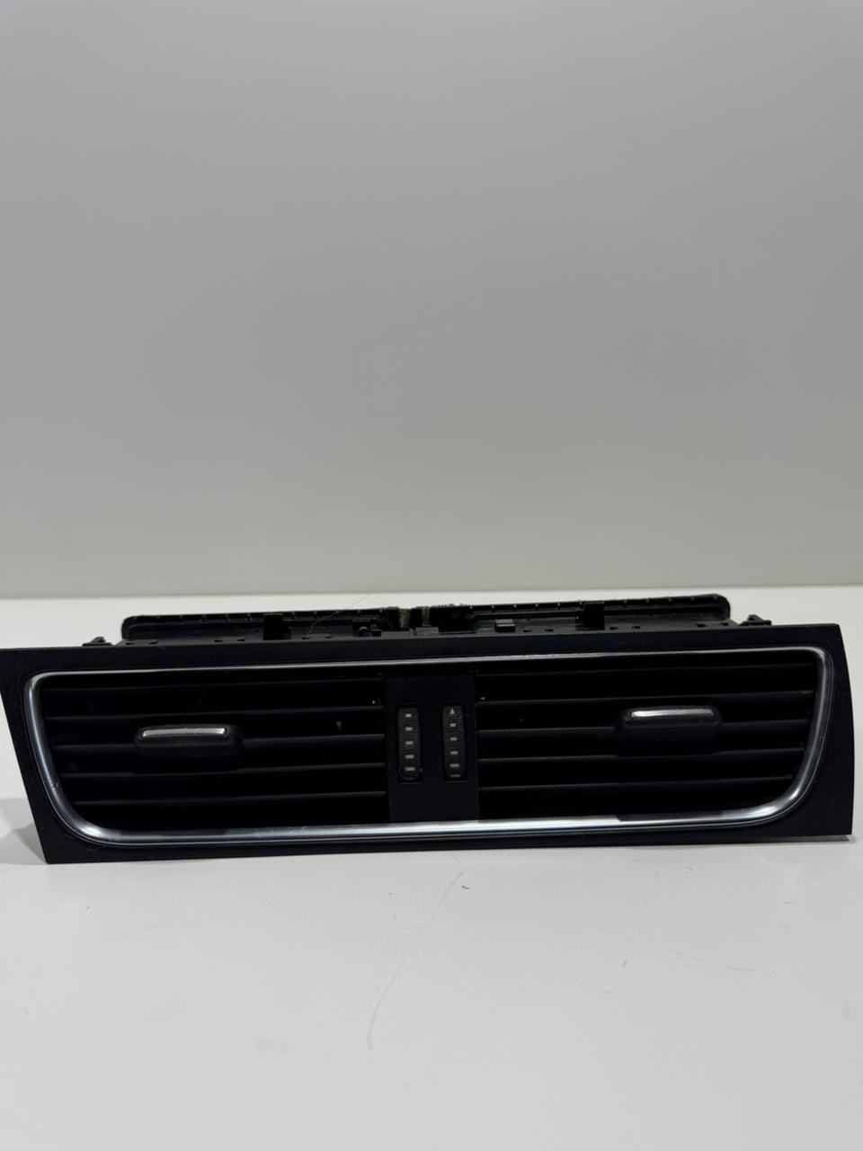 Difusor Saída De Ar Central Audi A4 Avant 2010 8T1820951B - Imagem 3