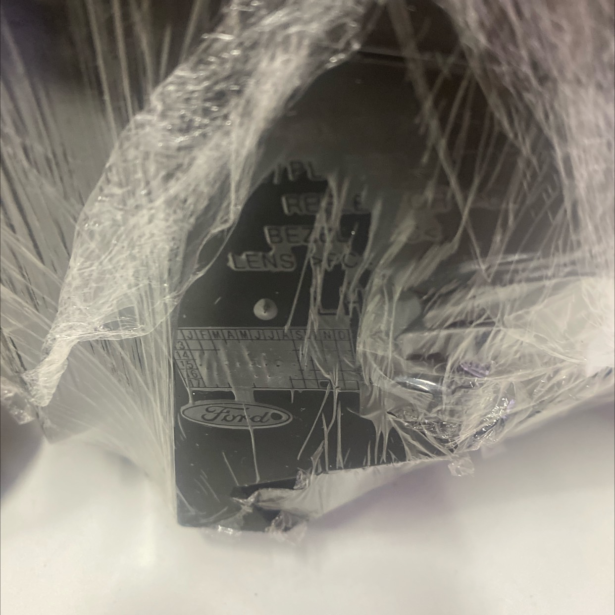 Farol Ford Ka Mascara Negra 14/17 - Imagem 4