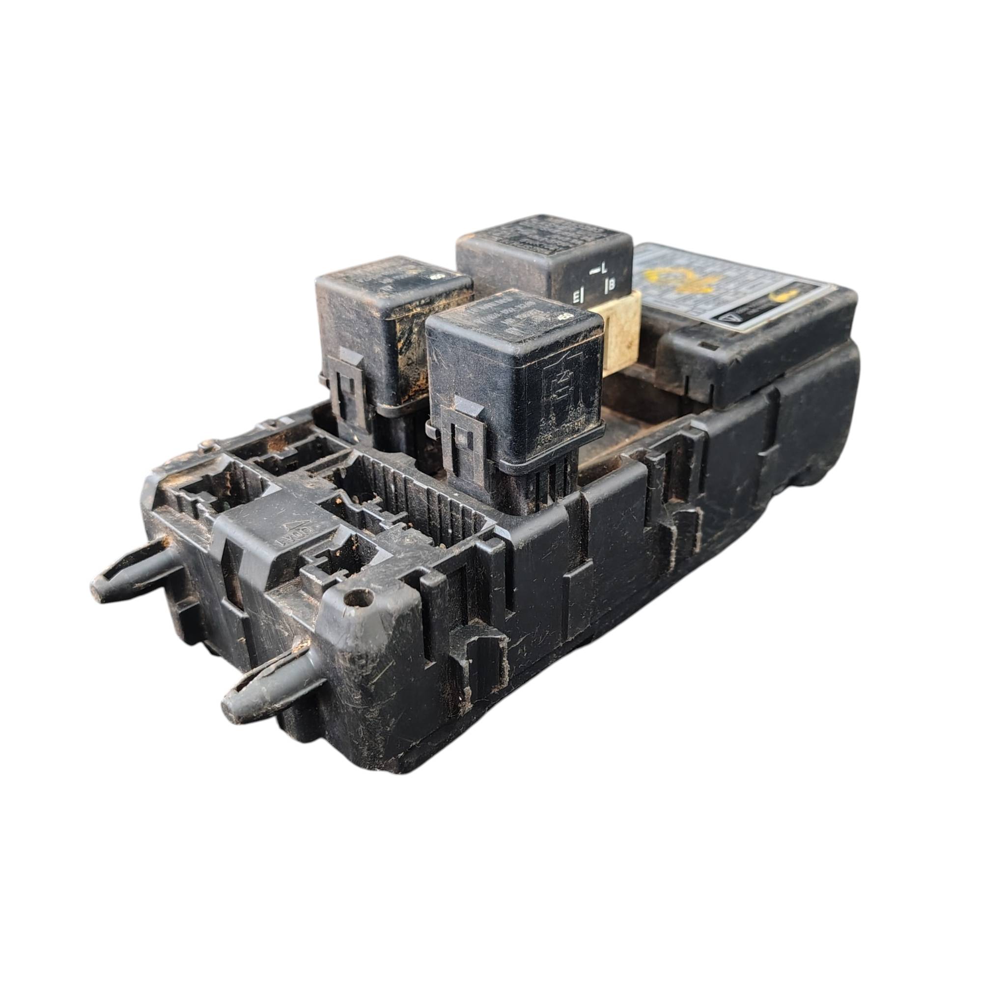 Caixa Fusivel Rele Volvo S40 V40 00-04 Original 30889989 - Imagem 3