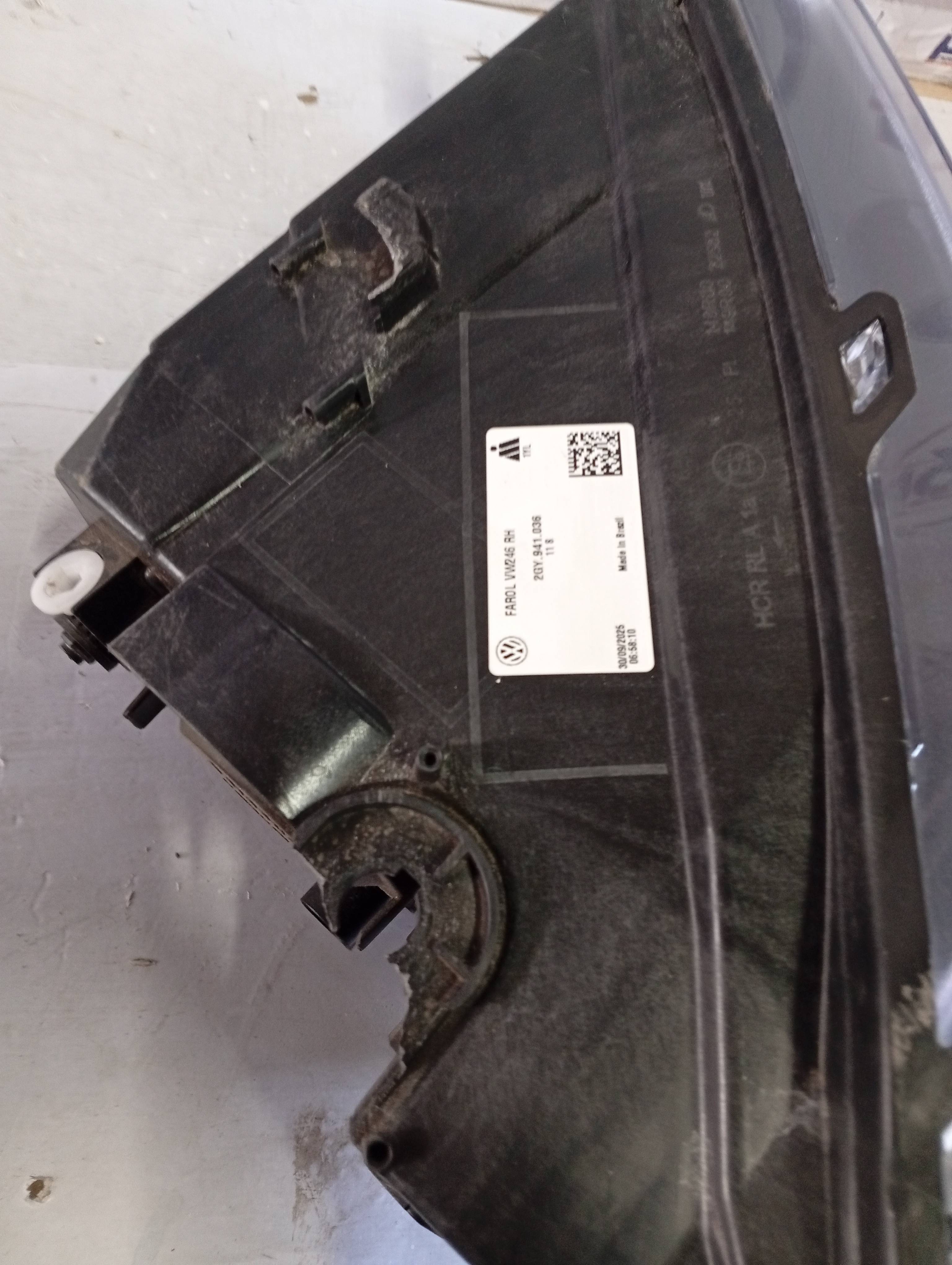 Farol Direito Volkswagen Tera - Imagem 3