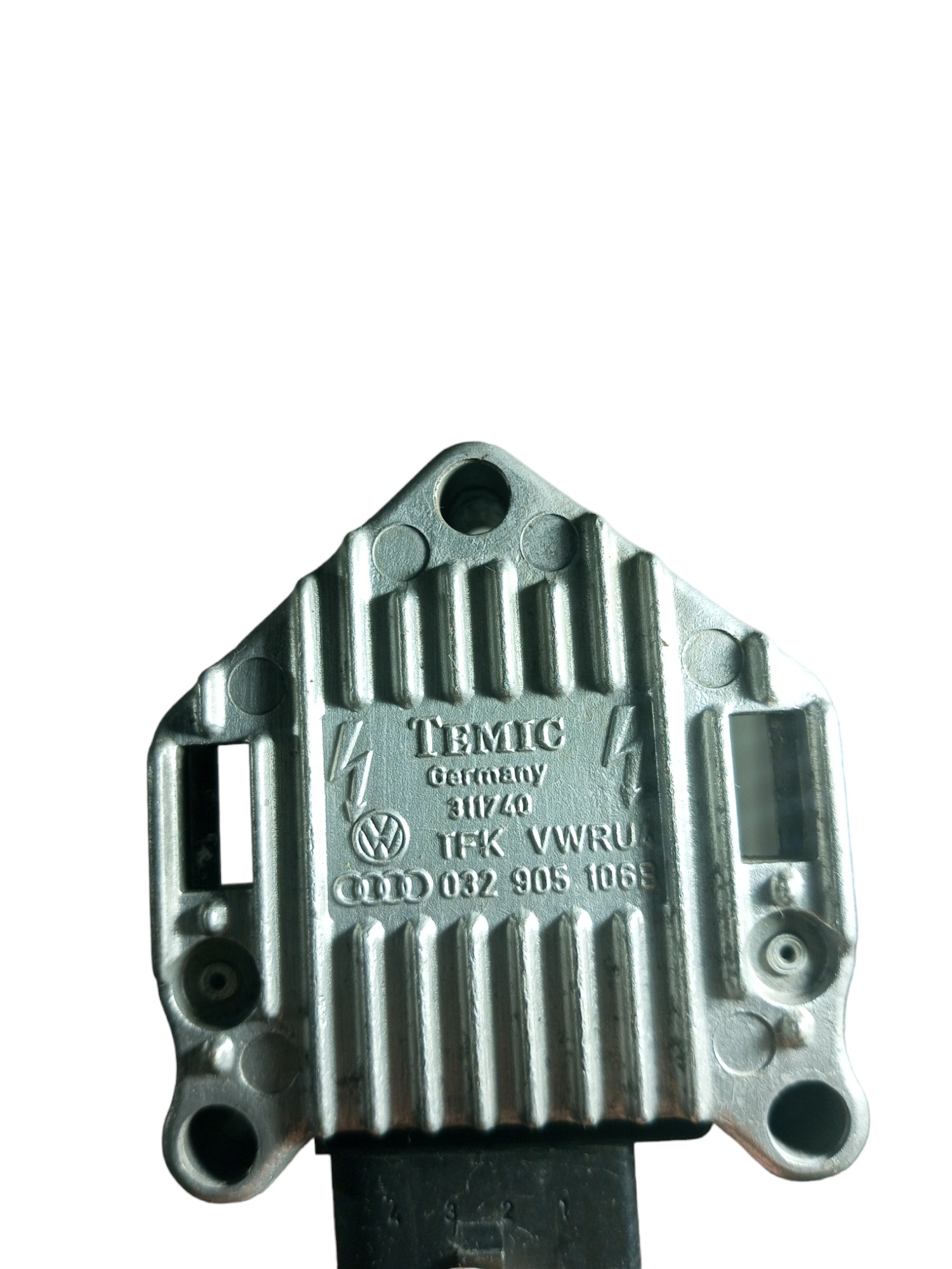 Bobina Ignicao Volkswagen Fox 032905106b - Imagem 4