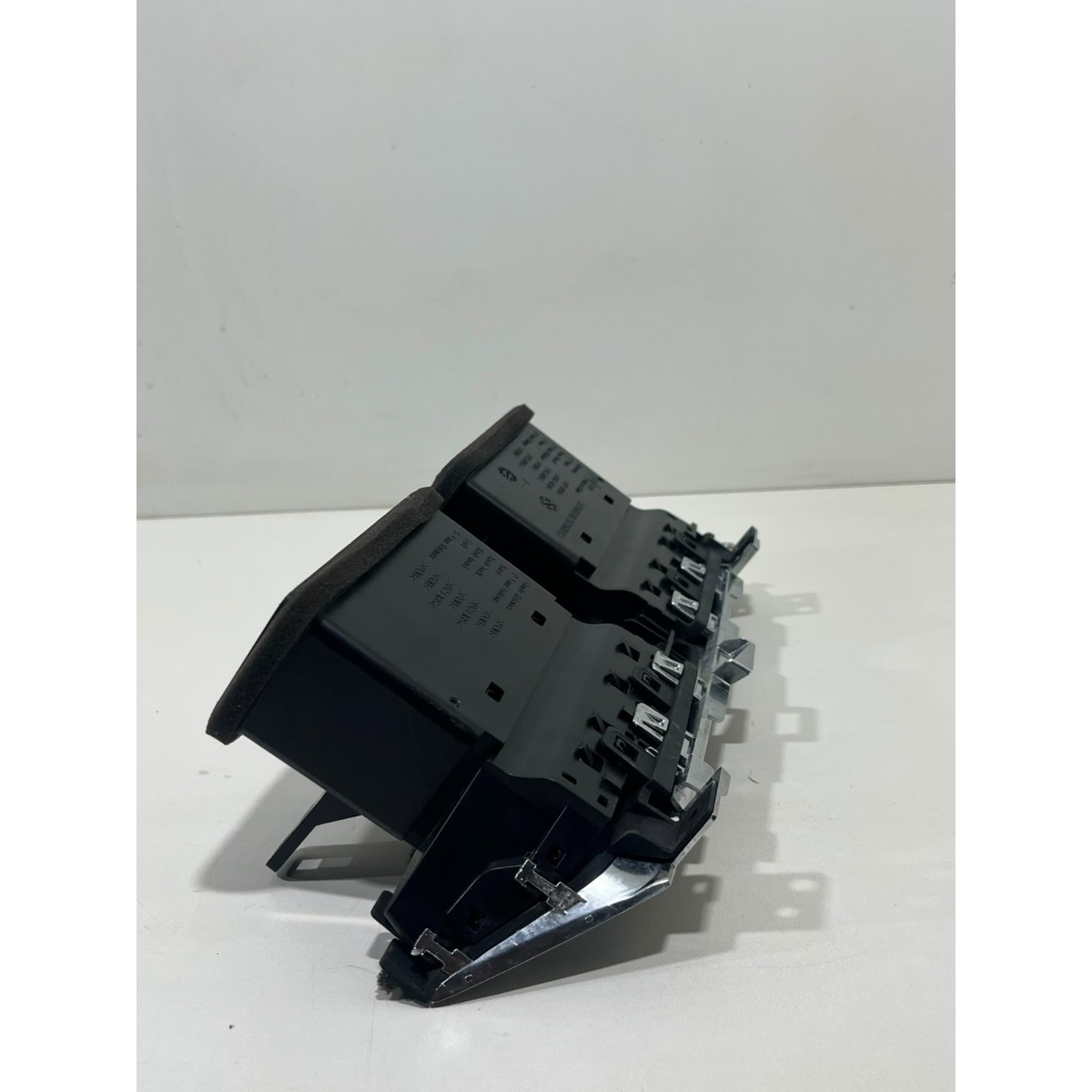 Difusor Ar Central Chevrolet Spin 2025 52168113 (Usado) - Imagem 4