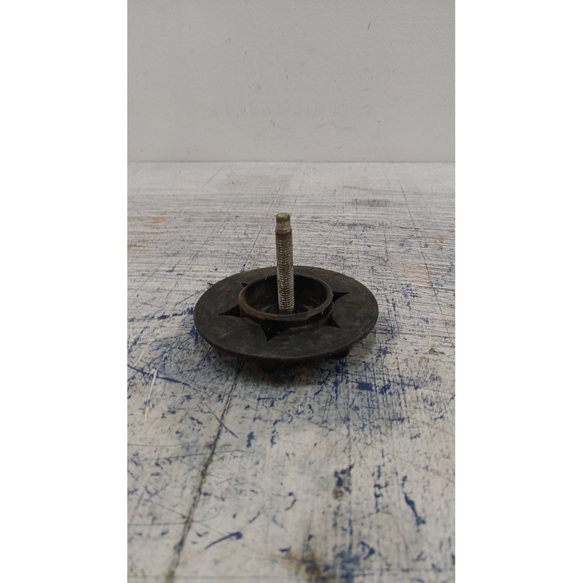 Parafuso Fixação De Estepe Nissan Versa - Imagem 3