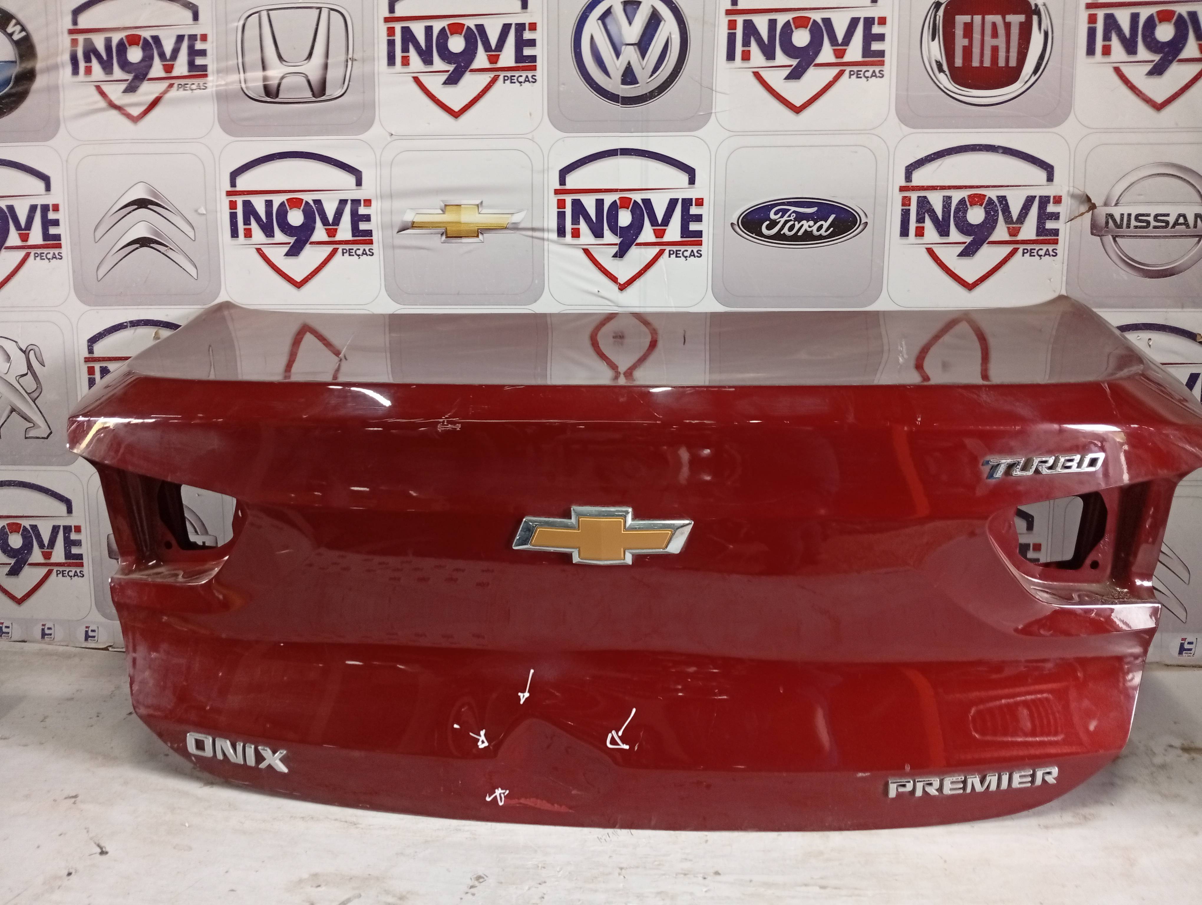Tampa do Porta-Malas Chevrolet Onix Plus