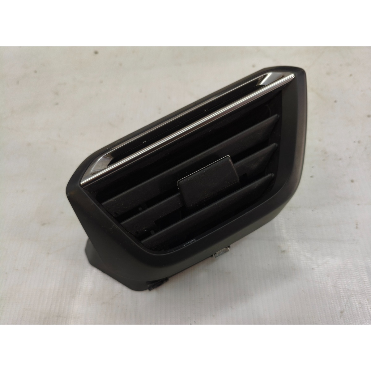 Difusor Ar Lateral Direito Peugeot 208 2020 A 2025 98283683D - Imagem 4