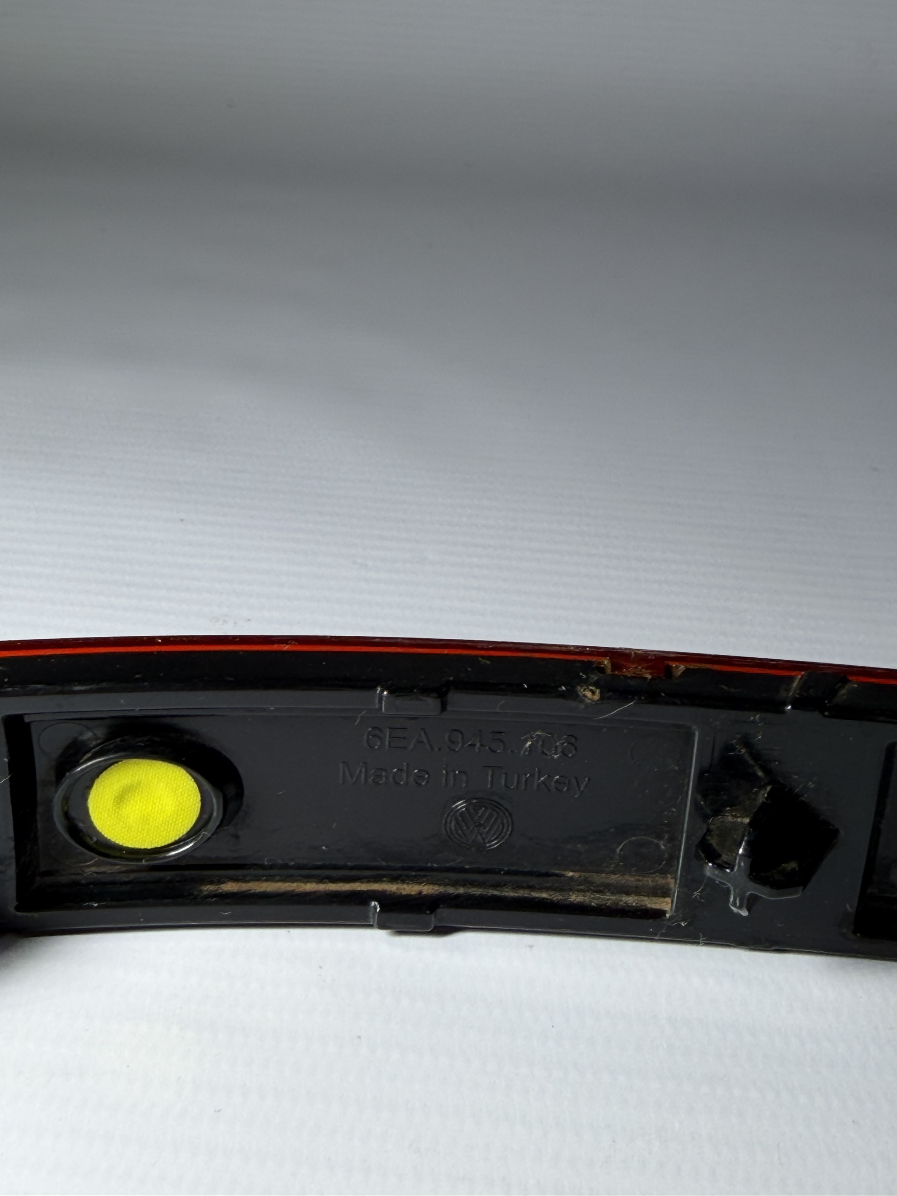 Refletor Parachoque Traseiro Direito Vw Polo 6EA945106 - Imagem 2