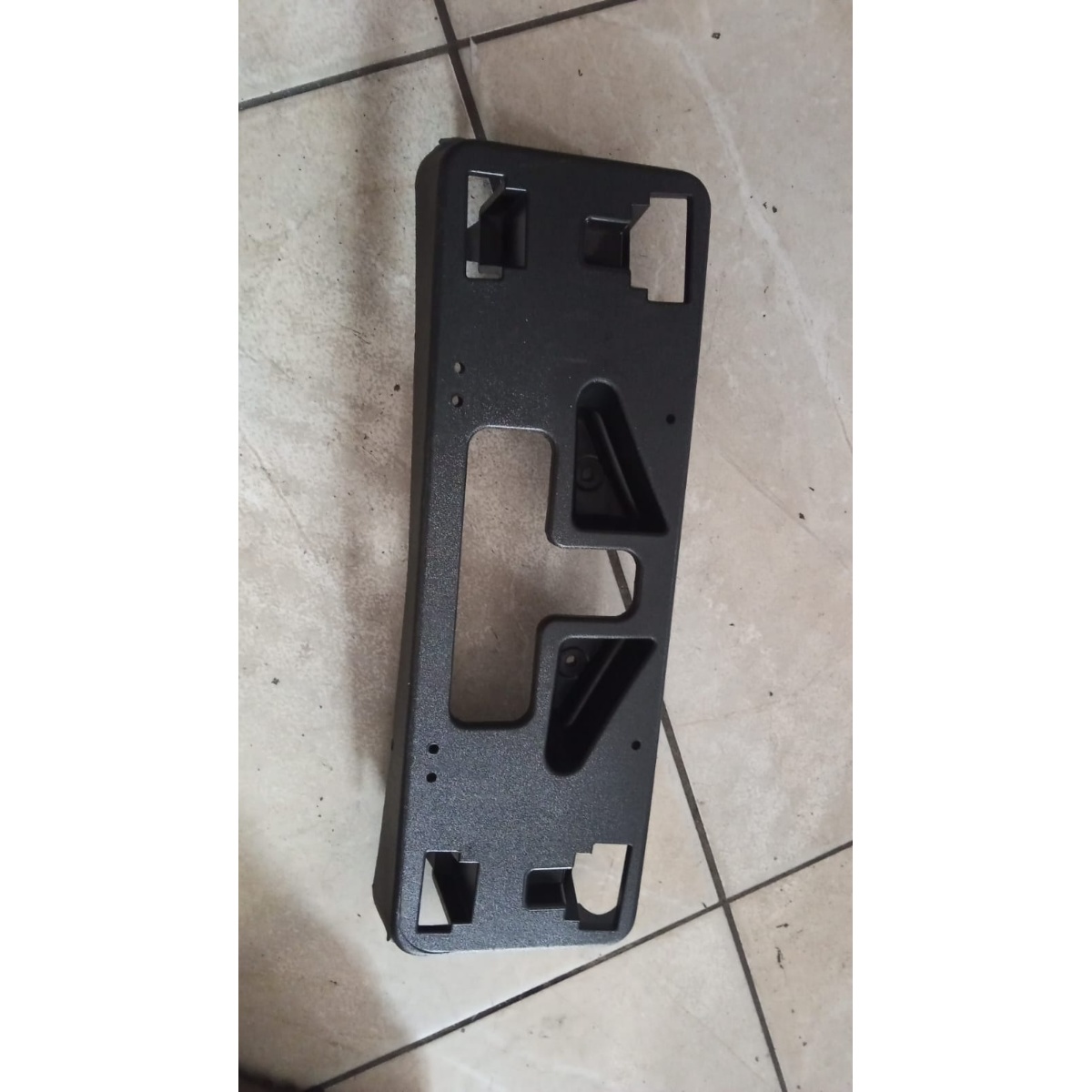 Suporte Placa Dianteiro Chevrolet Cruze 17/23 Código 9012570 Preto