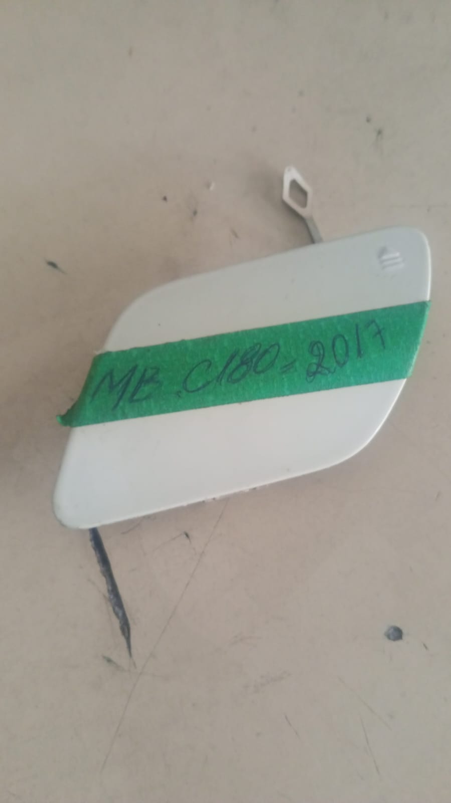 Tampa de Engate Mercedes-Benz W205 C180 C200 2015-2021