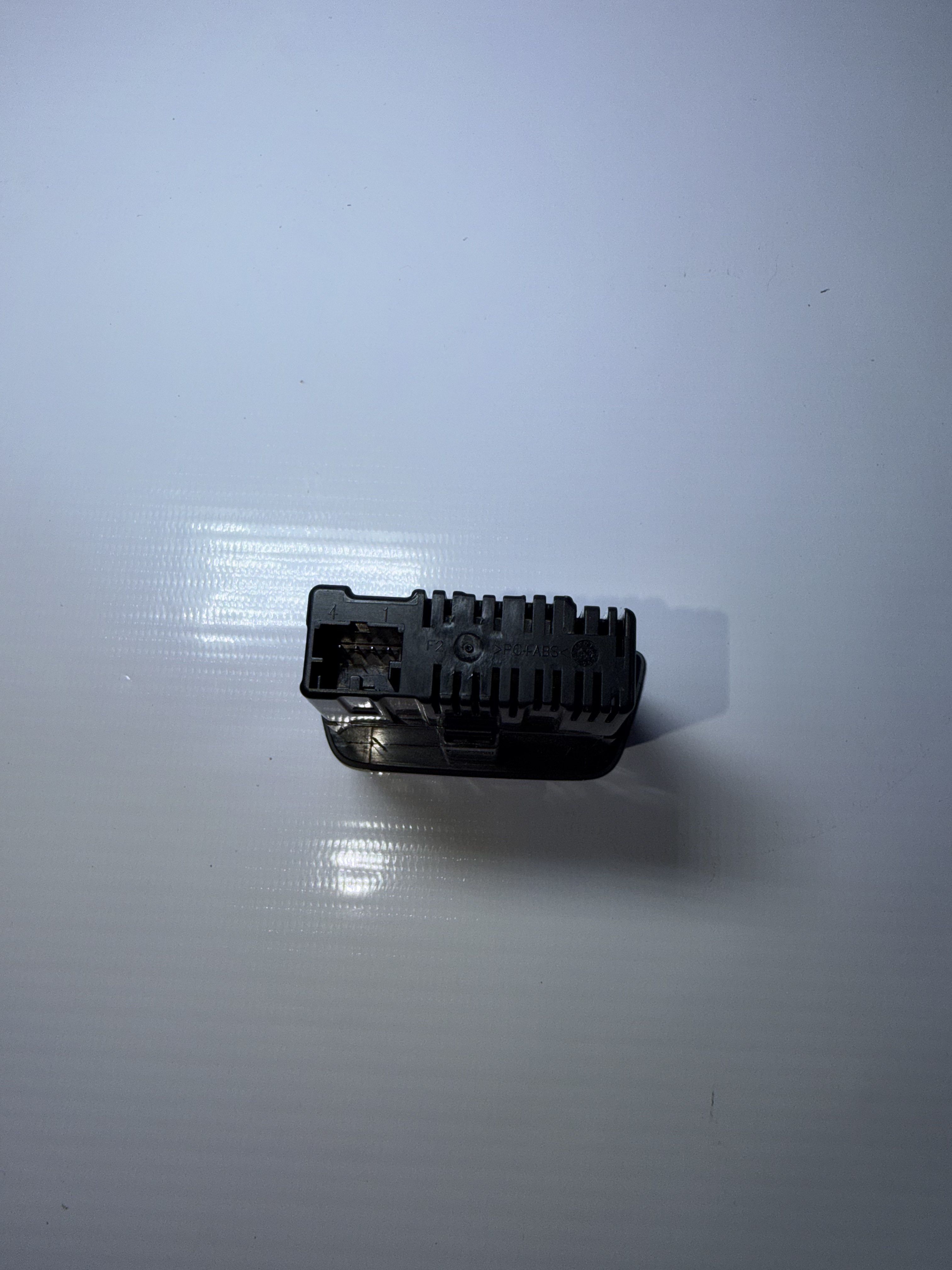 Botão Entrada USB-C Console Traseiro VW Nivus/Polo 2G6035954 - Imagem 3