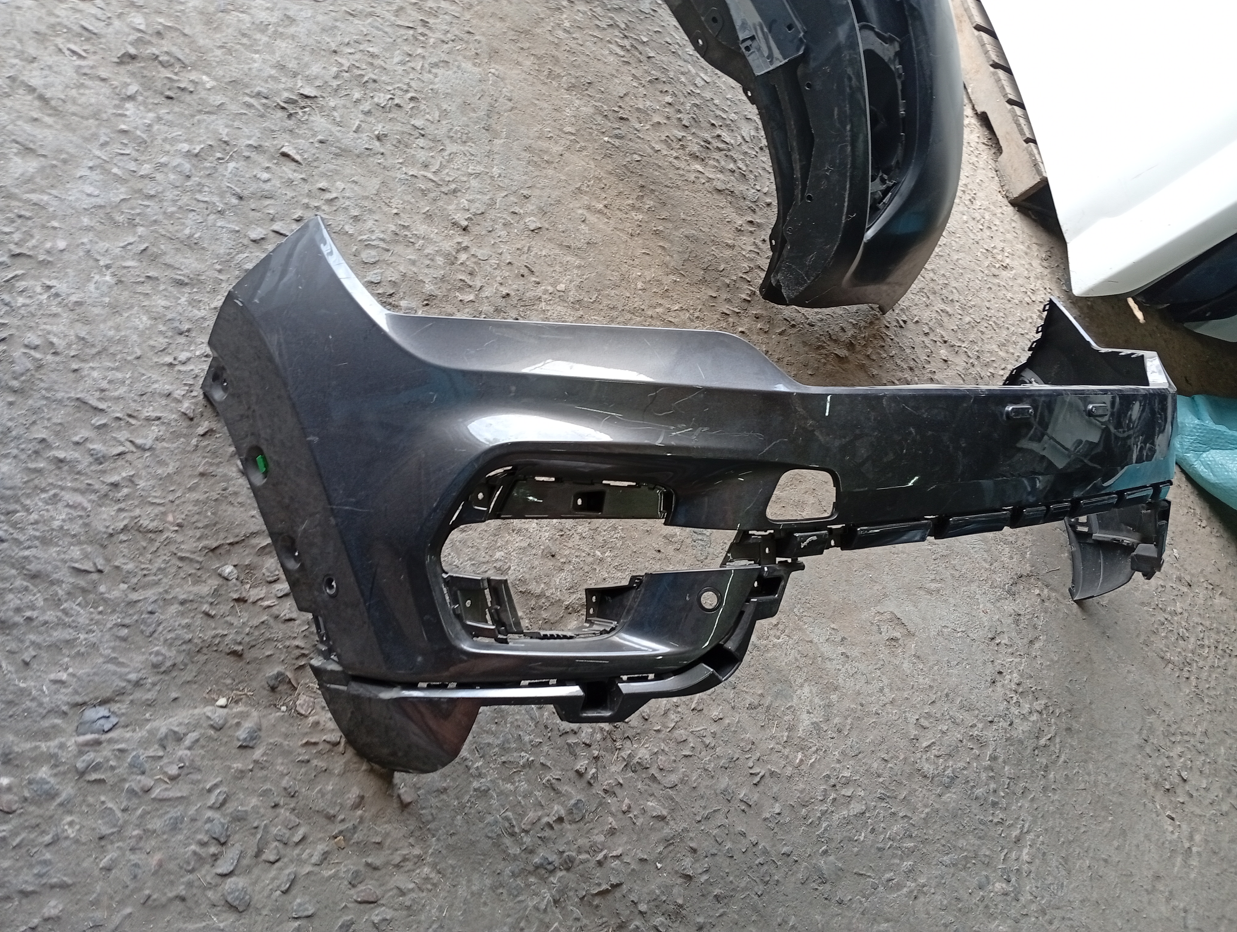 Para-choque dianteiro commander 22/24 - Imagem 3