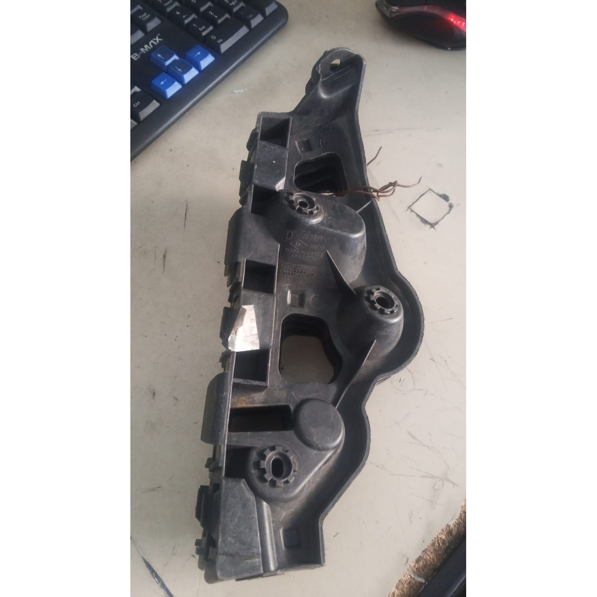 Guia Do Para-Choque Traseiro Esquerdo Renault Sandero 2015 - Imagem 2