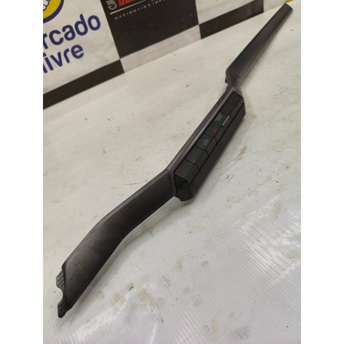 Moldura Painel Central C/Botões Amarok V6 17 A 24 2H3857116 - Imagem 3