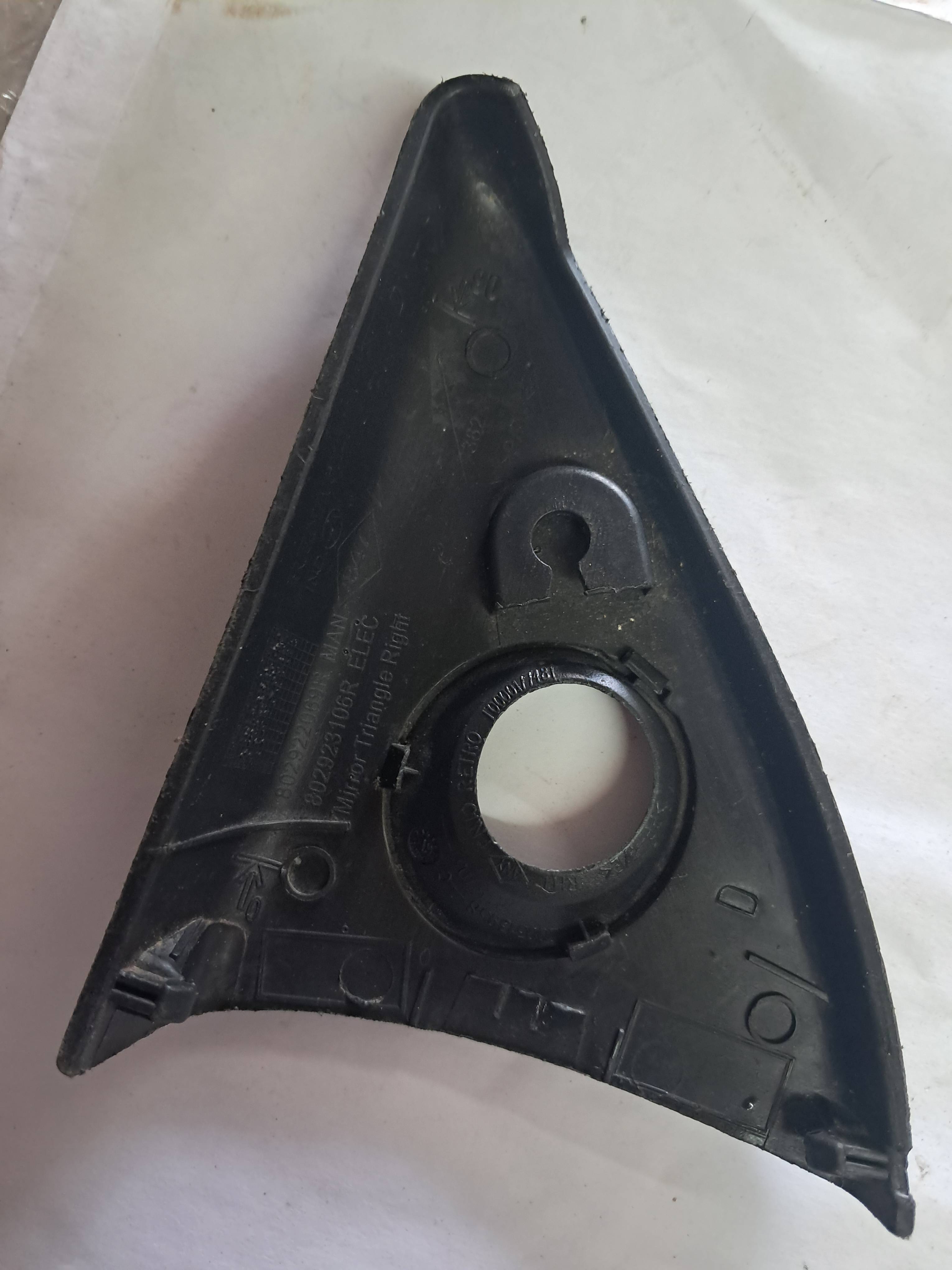 Acabamento Retrovisor Dir. Renault Sandero Logan - Imagem 2